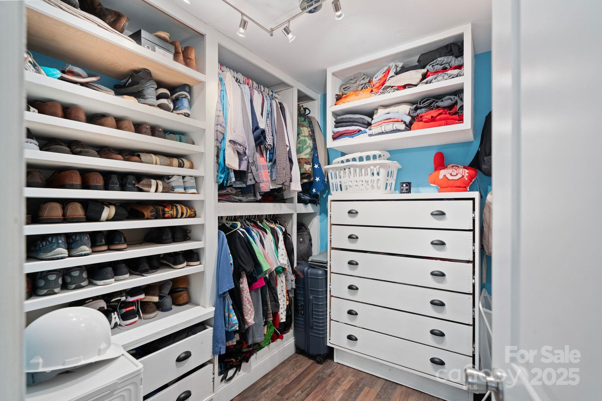 2327 Pinckney Avenue