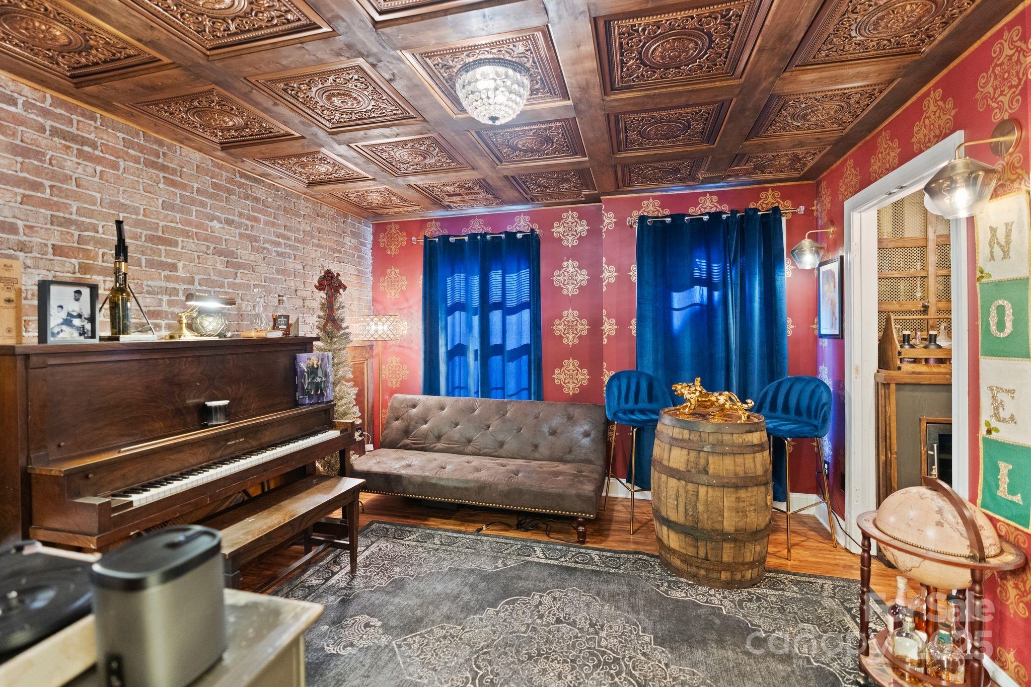 2327 Pinckney Avenue