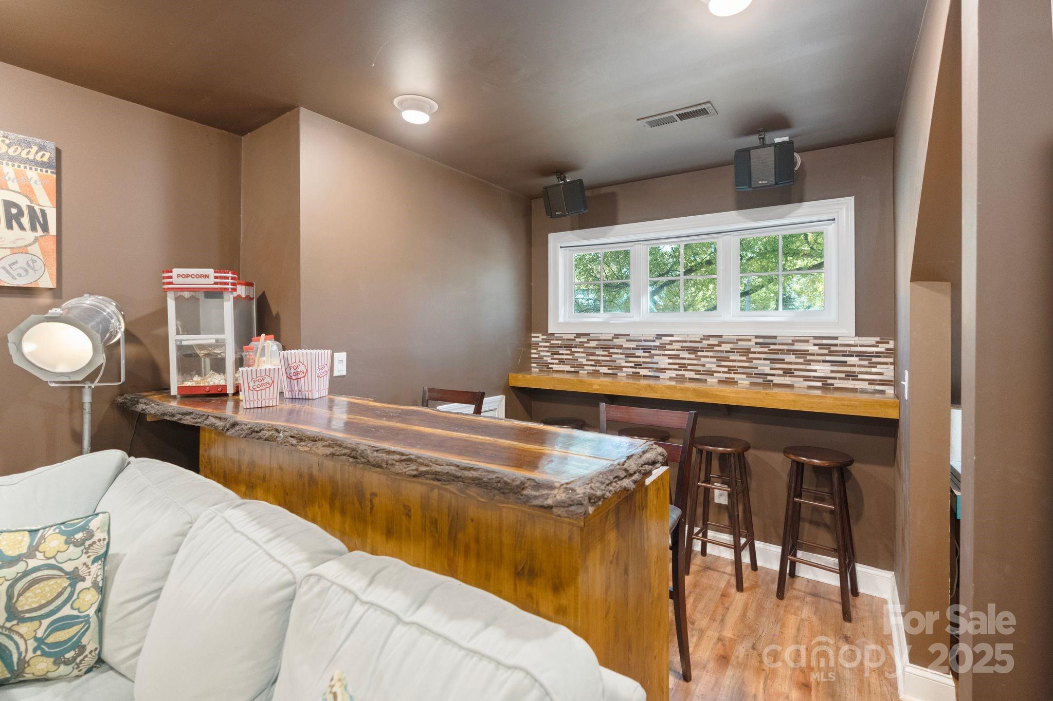 2327 Pinckney Avenue