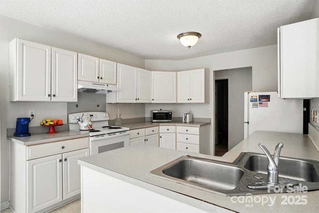 8213 Martindale Lane