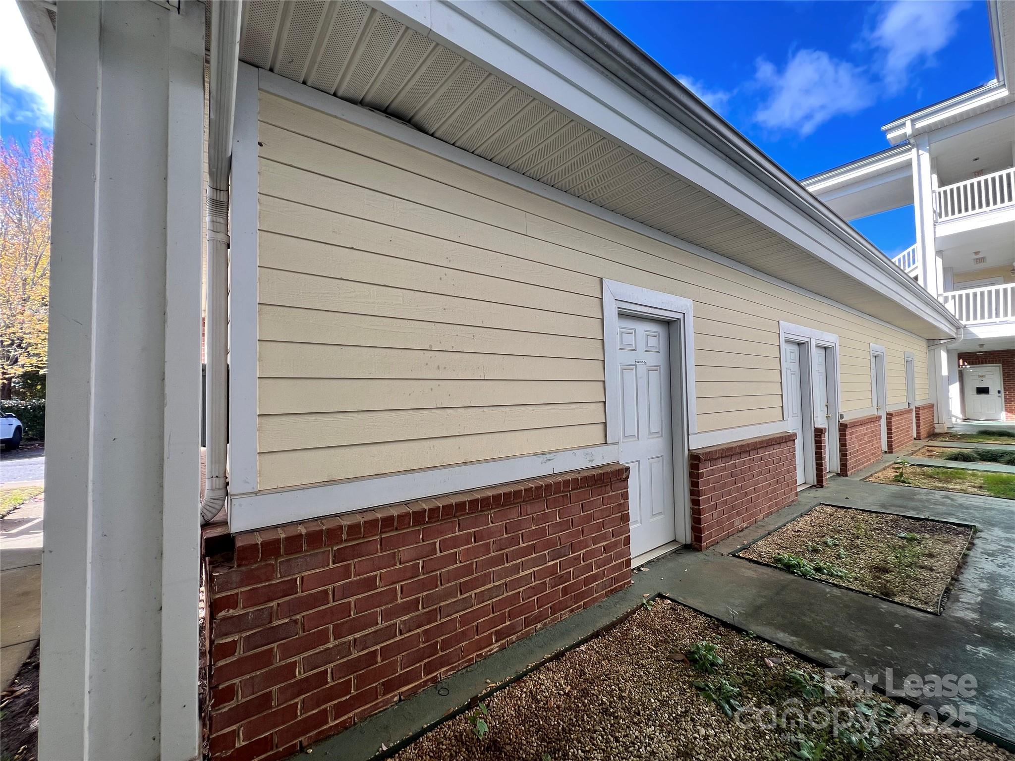 8929 Meadow Vista Road