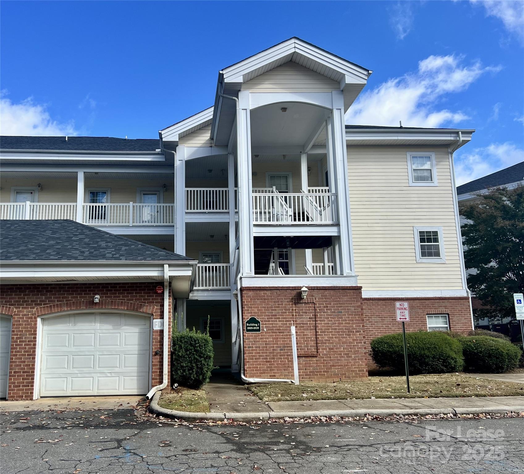 8929 Meadow Vista Road