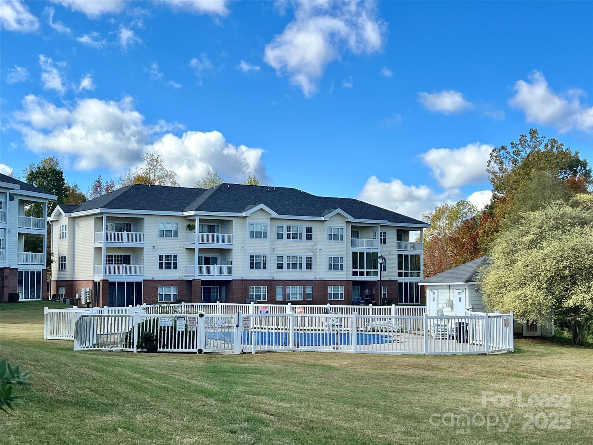 8929 Meadow Vista Road