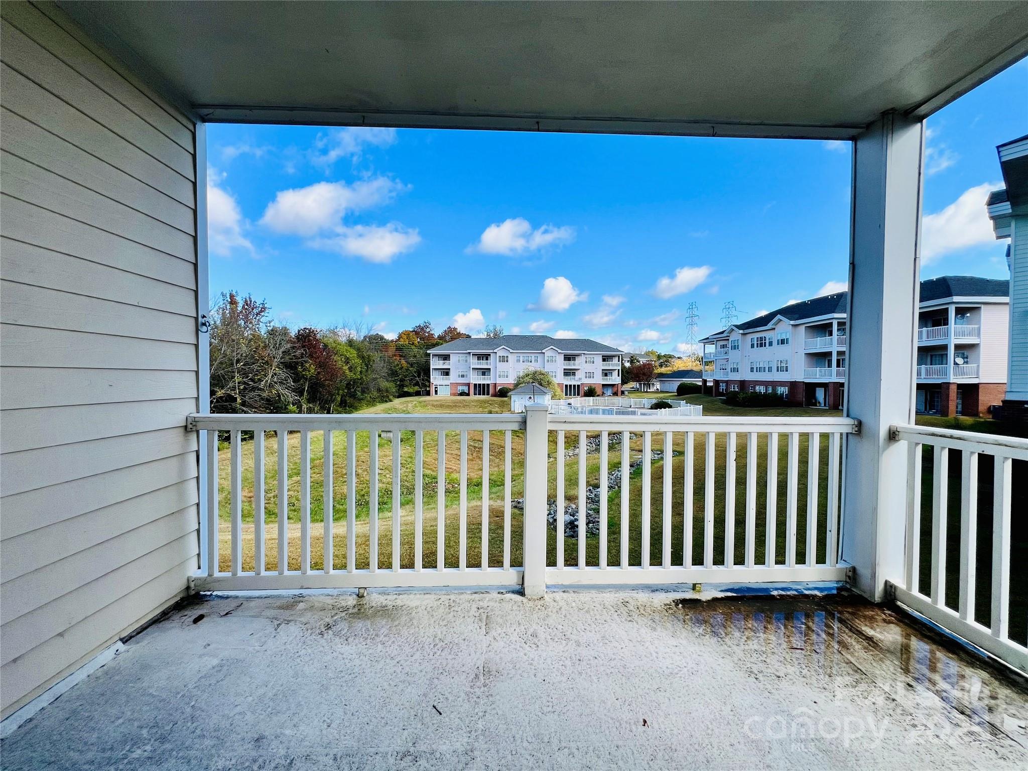 8929 Meadow Vista Road