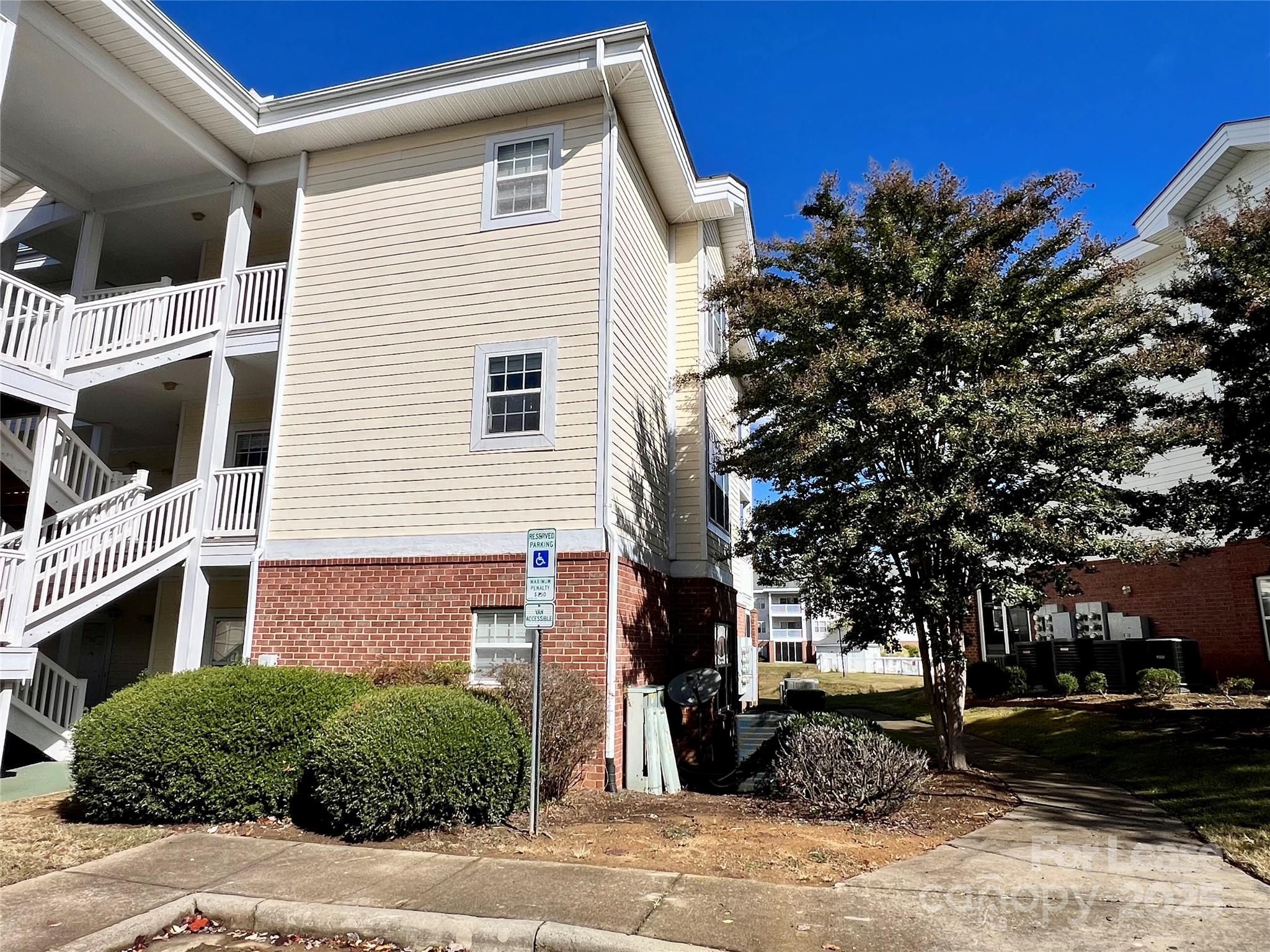 8929 Meadow Vista Road