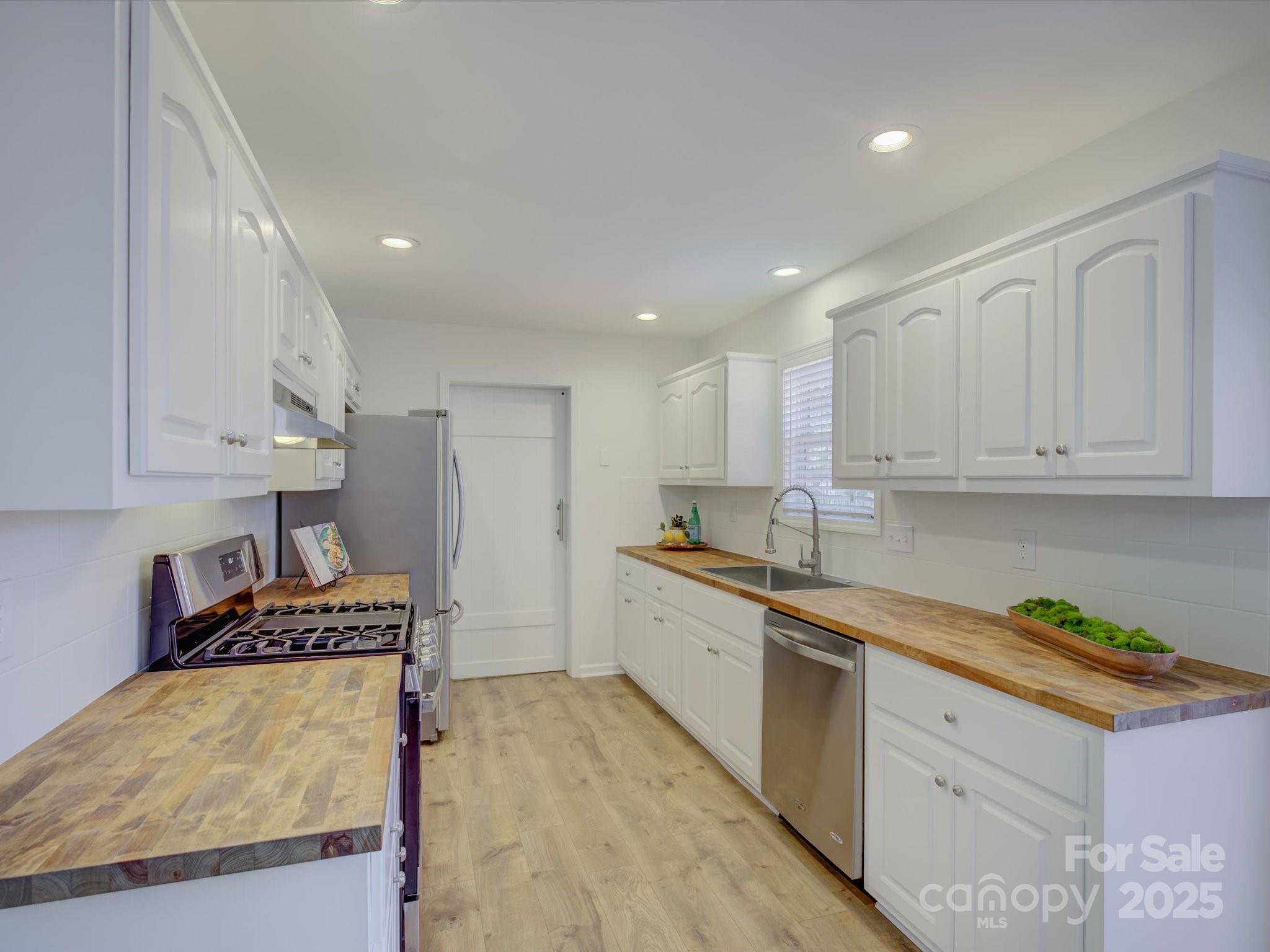 6030 Featherstone Court