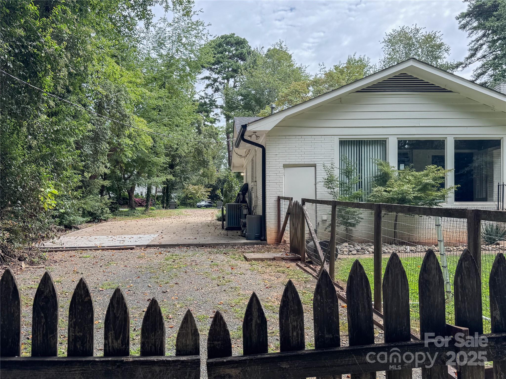 4640 Town and Country Drive