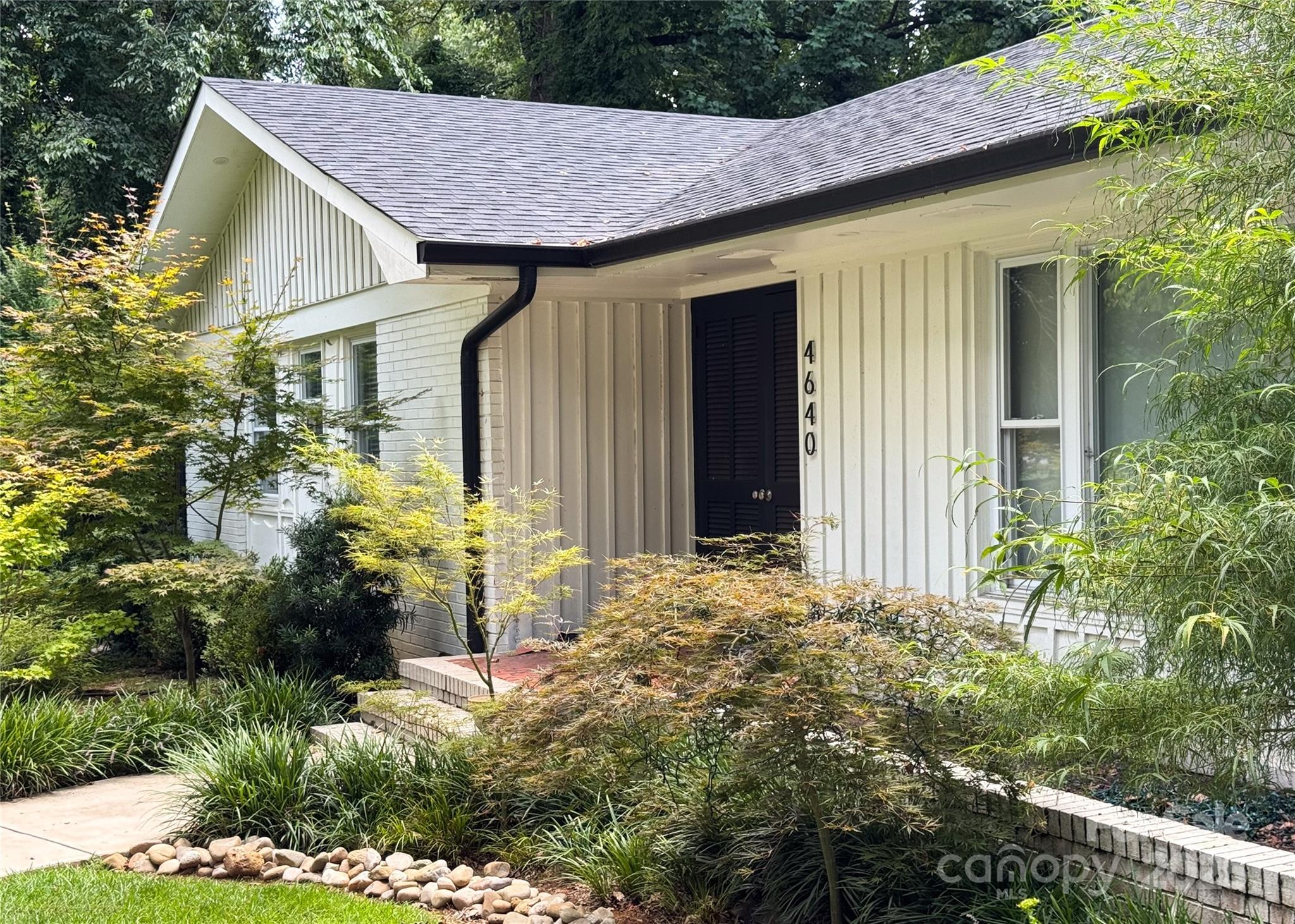 4640 Town and Country Drive