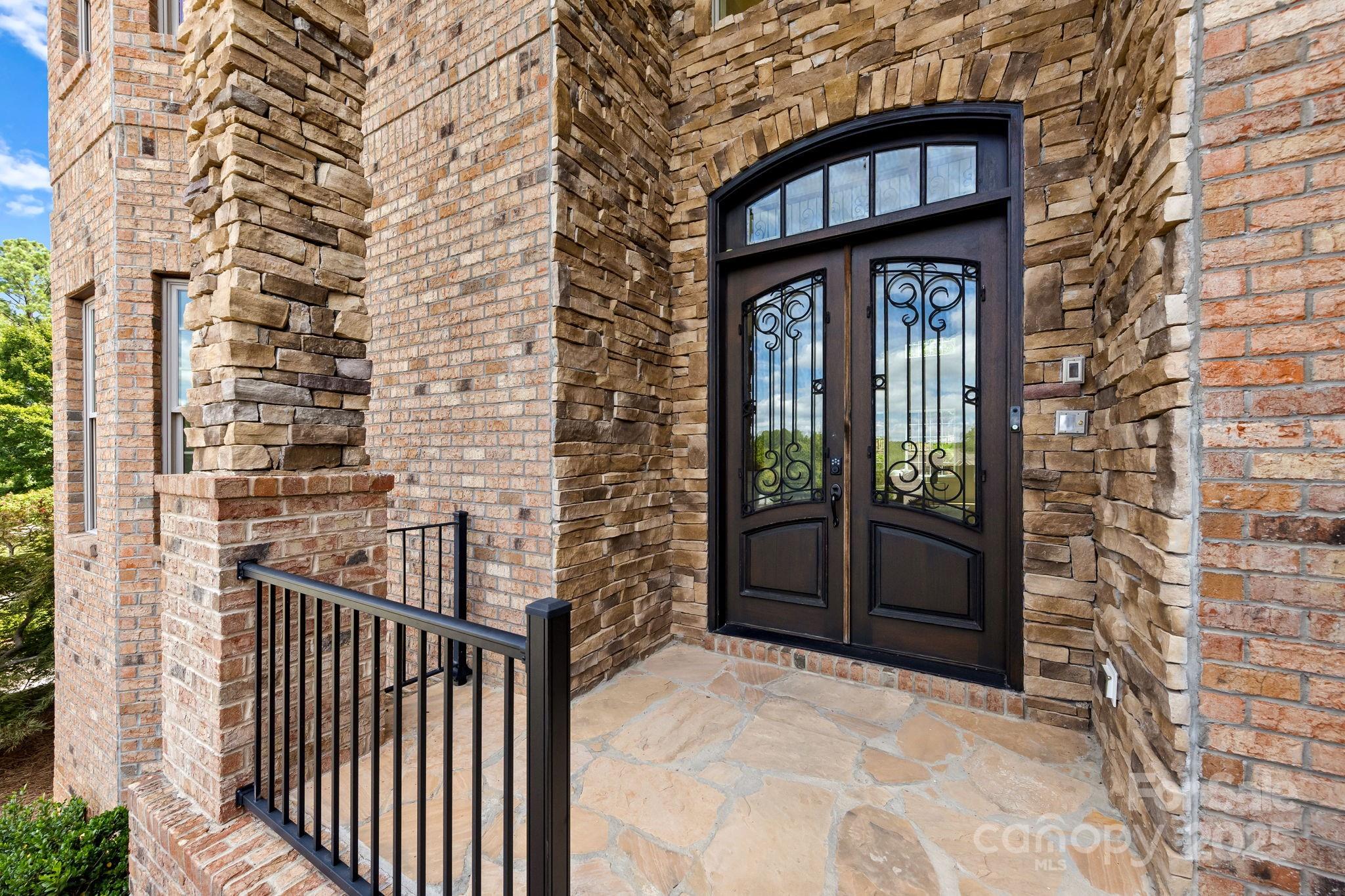 1486 Winged Foot Drive