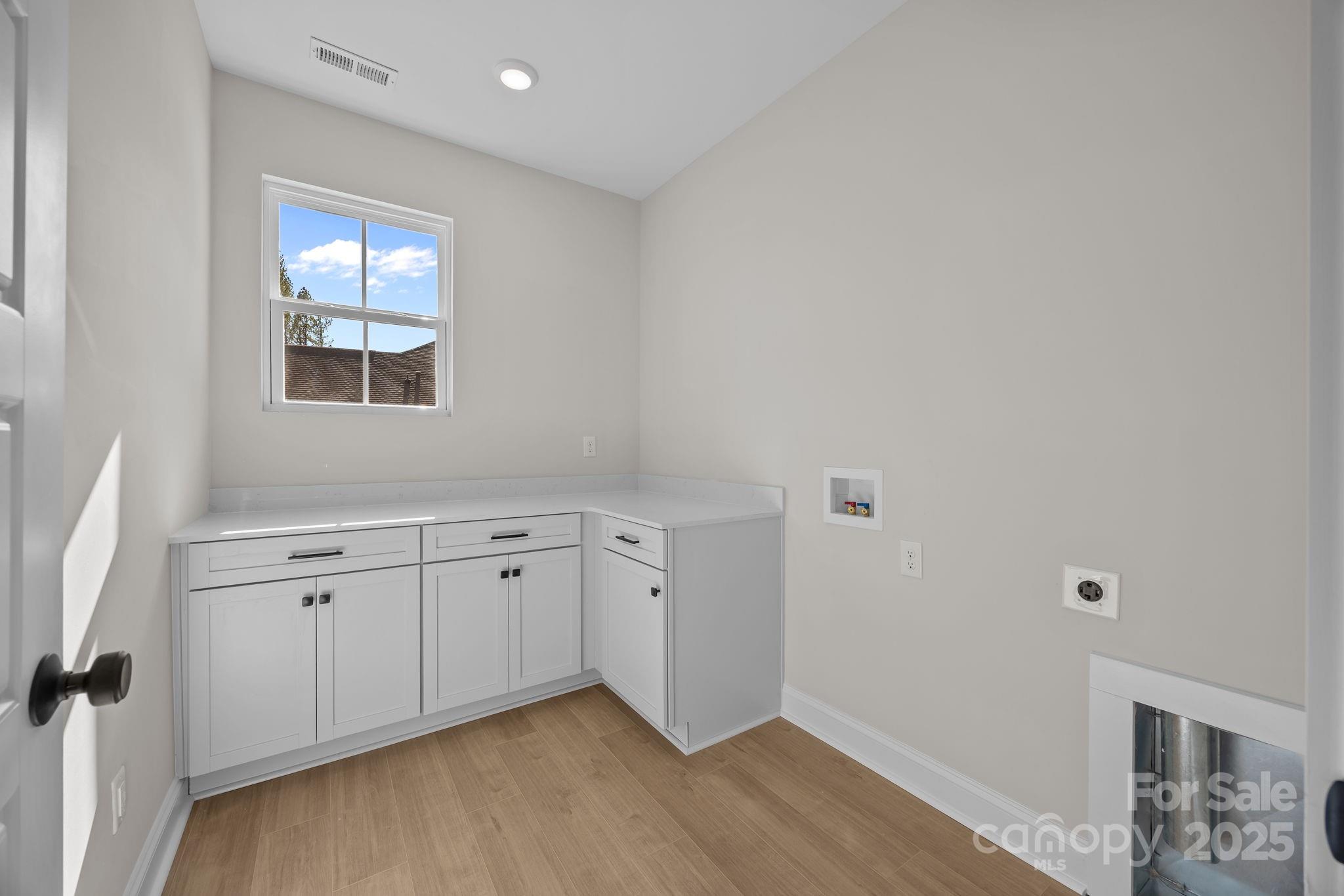 2319 Lee Lawing Road