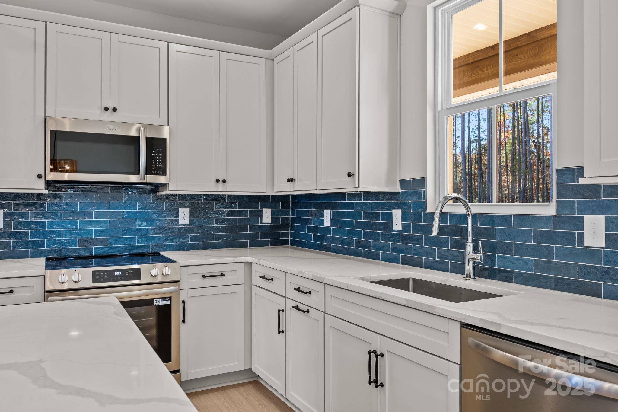 2295 Lee Lawing Road