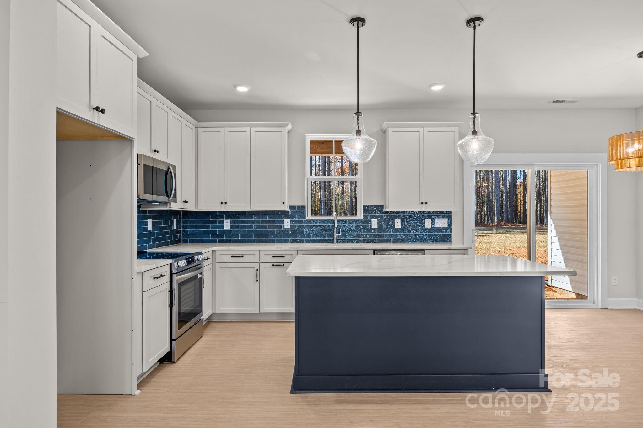 2295 Lee Lawing Road