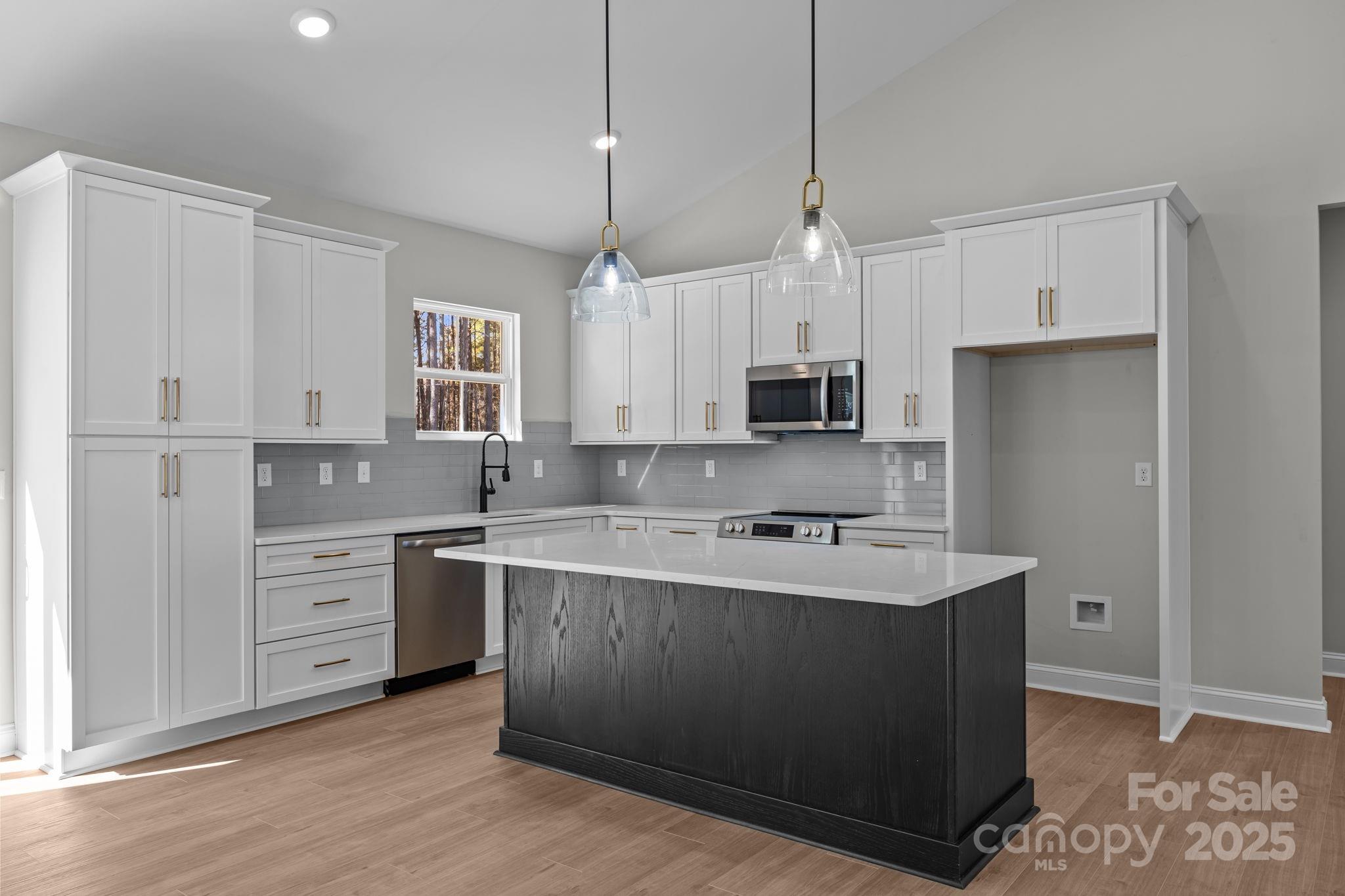 2287 Lee Lawing Road