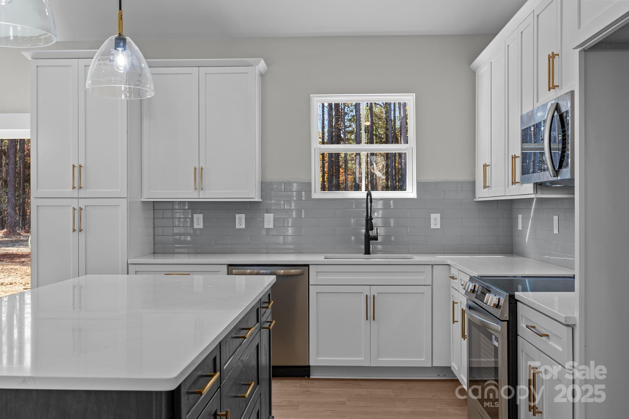 2287 Lee Lawing Road