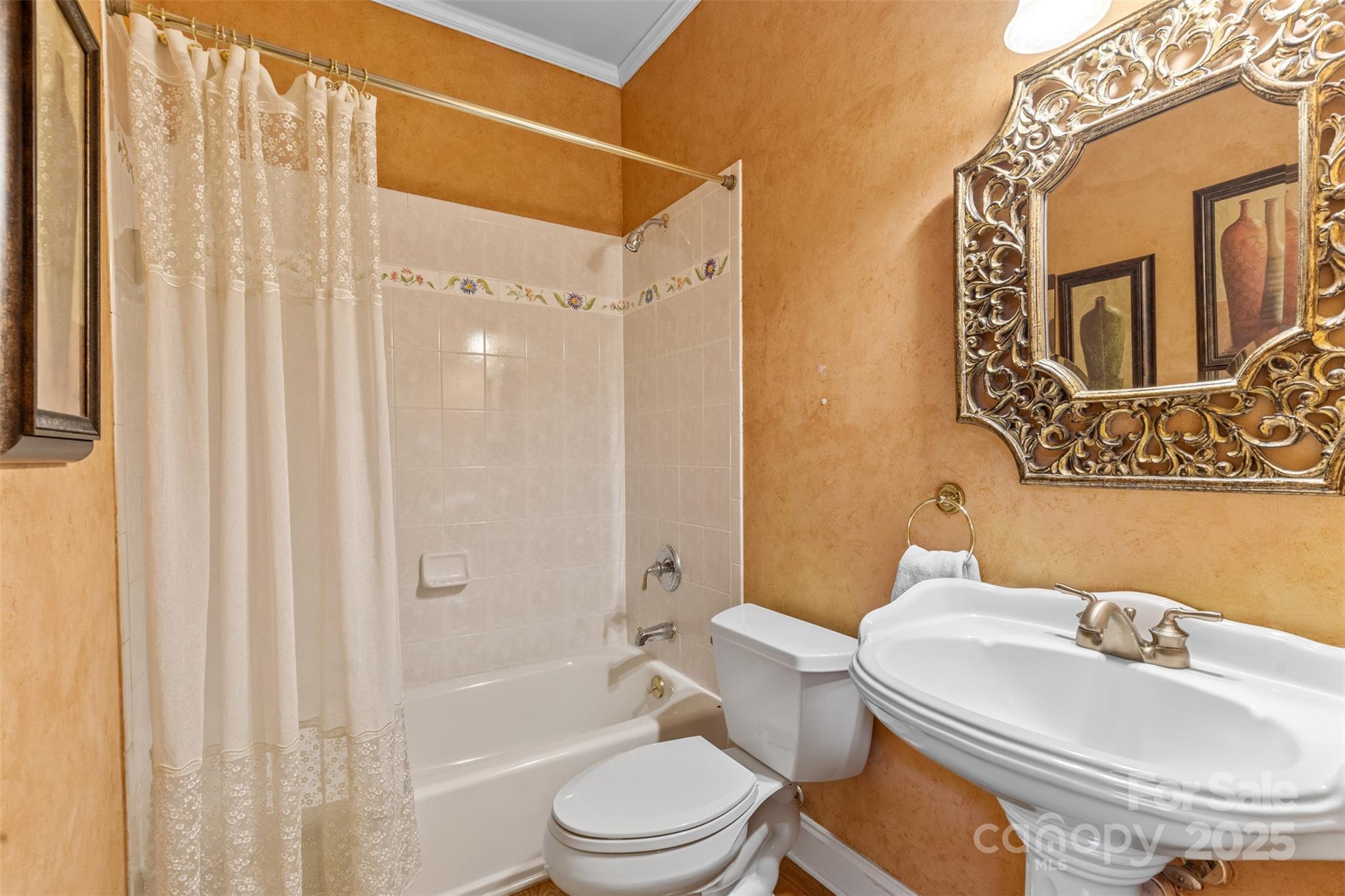 6041 Bluebird Hill Lane