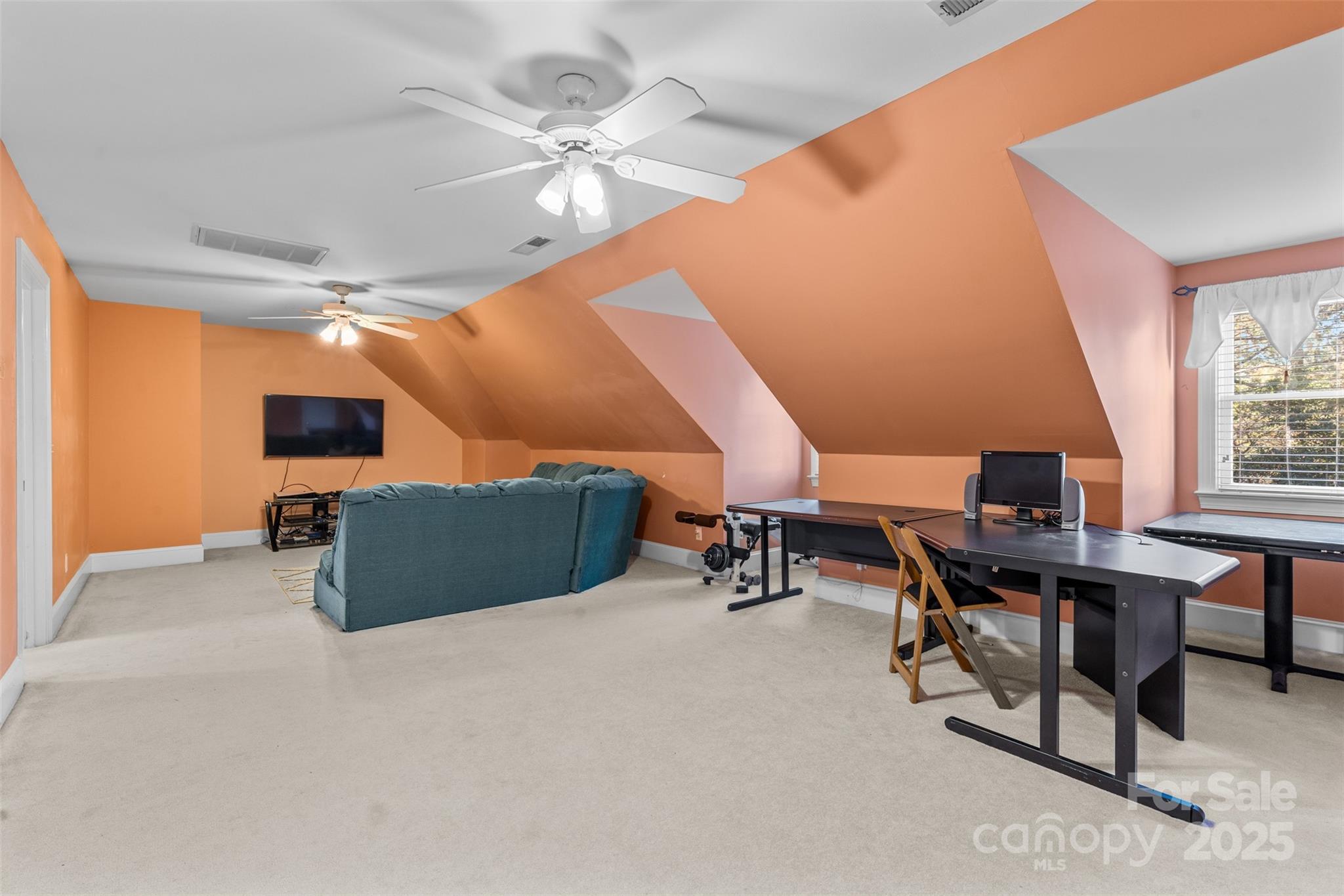 6041 Bluebird Hill Lane