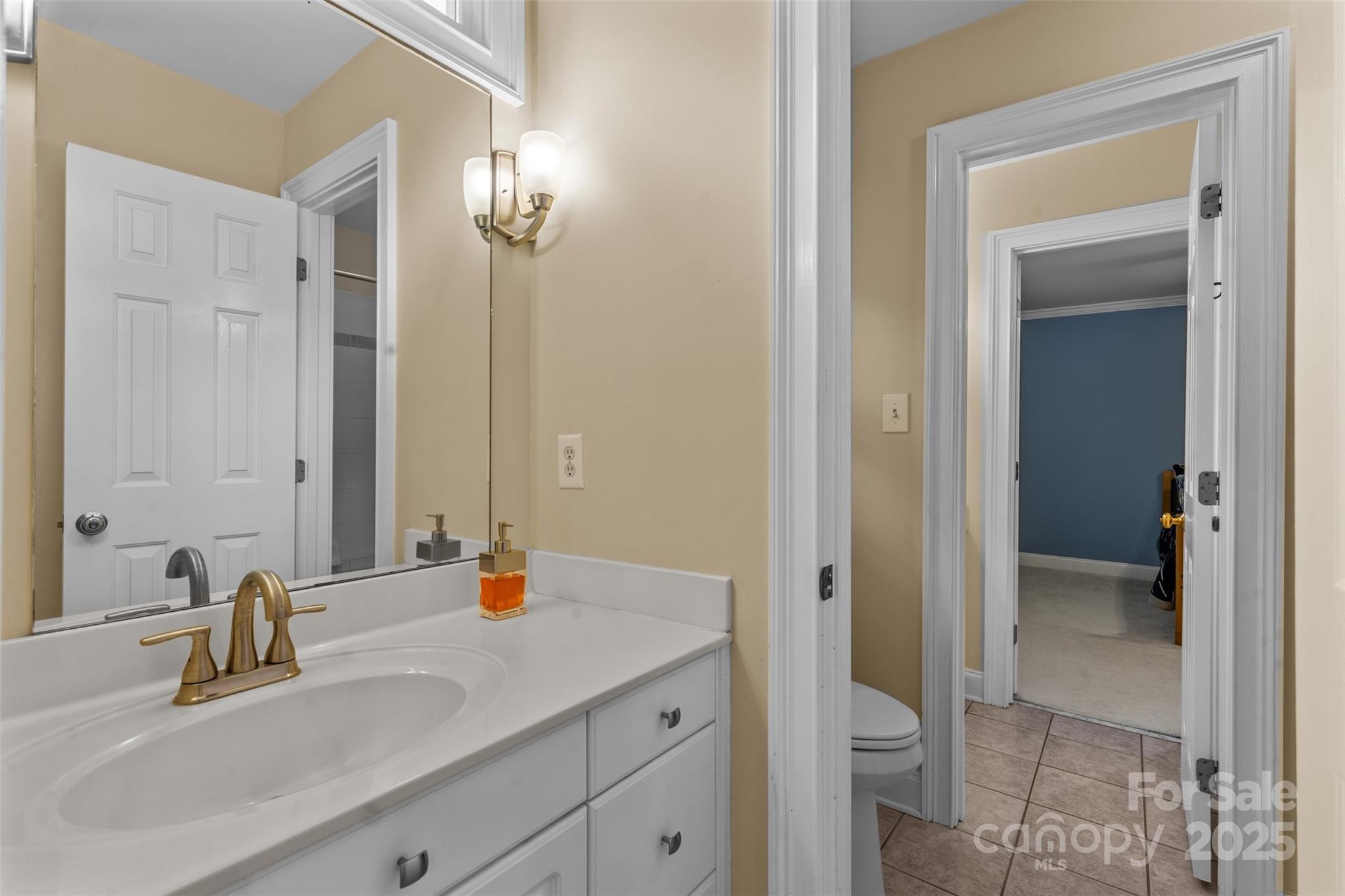 6041 Bluebird Hill Lane