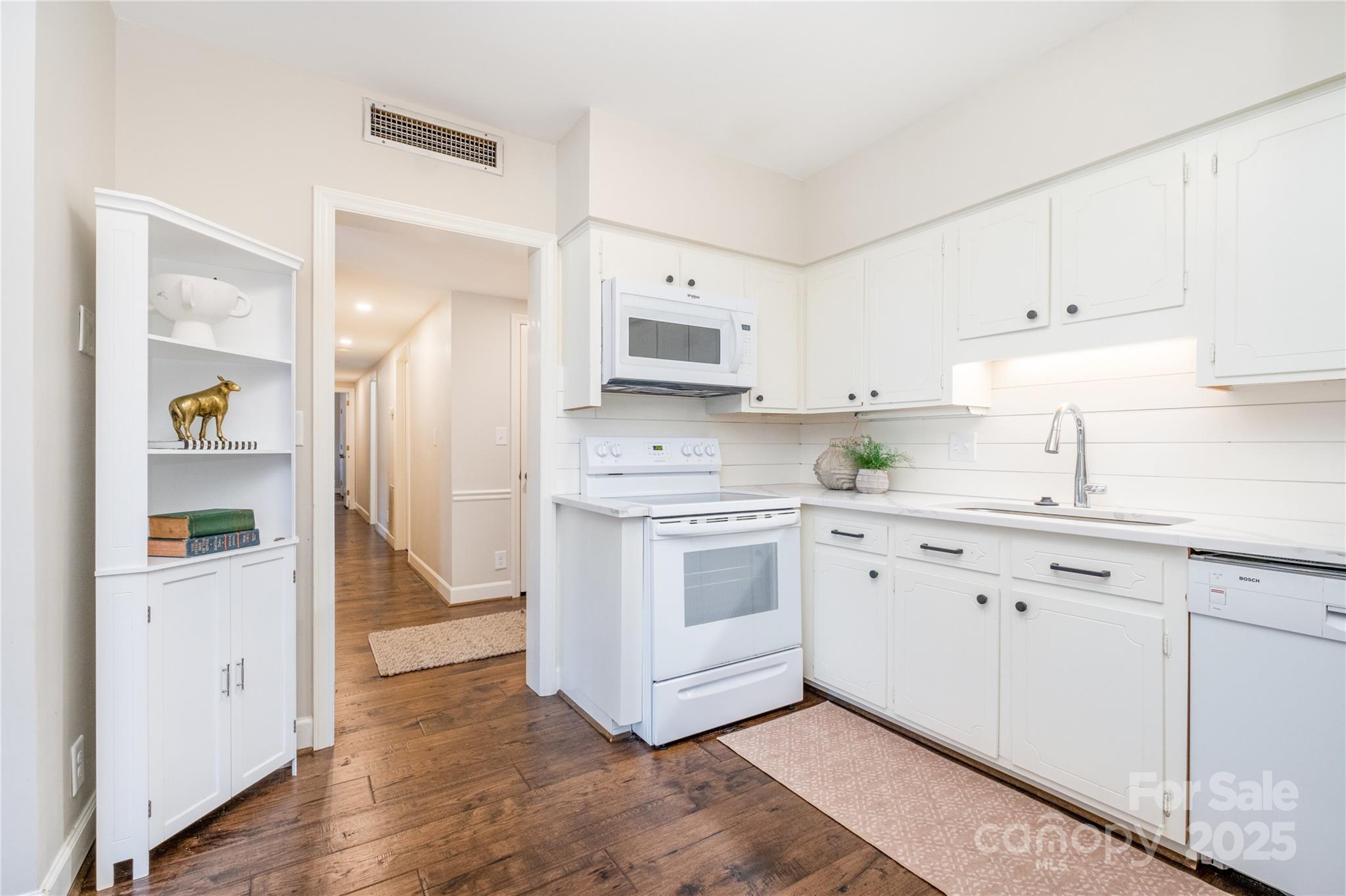 4527 Gaynor Road Unit: 303