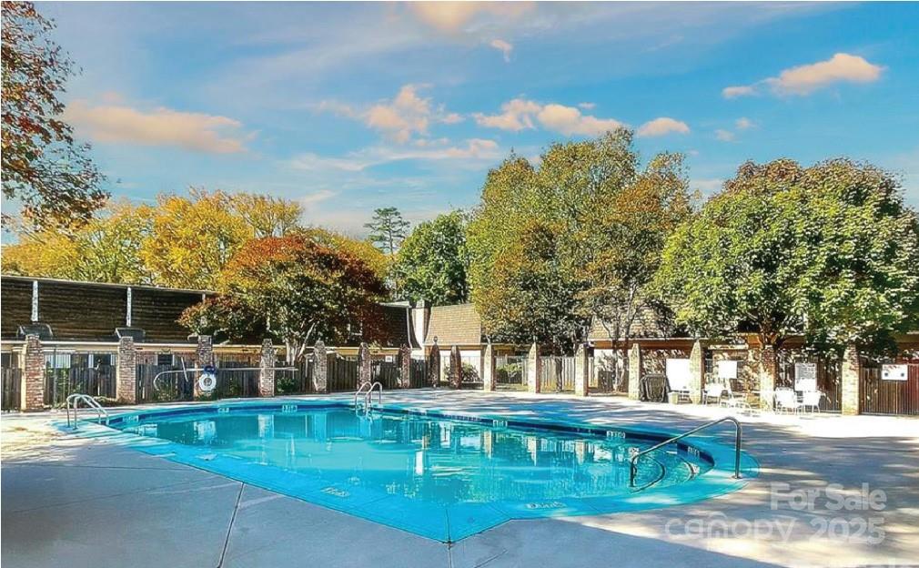 1708 Roxborough Road Unit: H