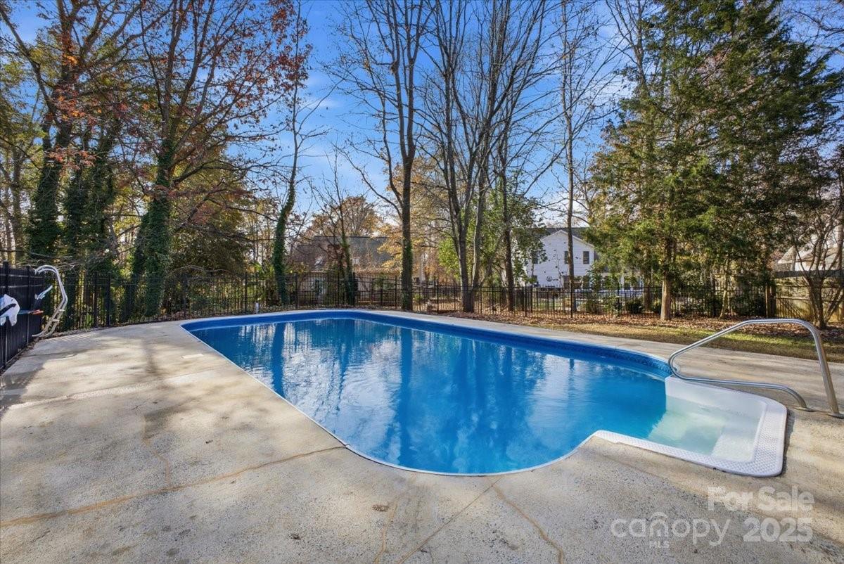 3509 Chapel View Court