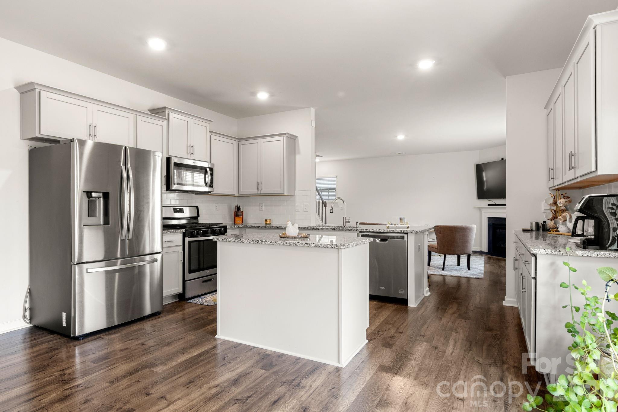 9142 Mackinaw Drive