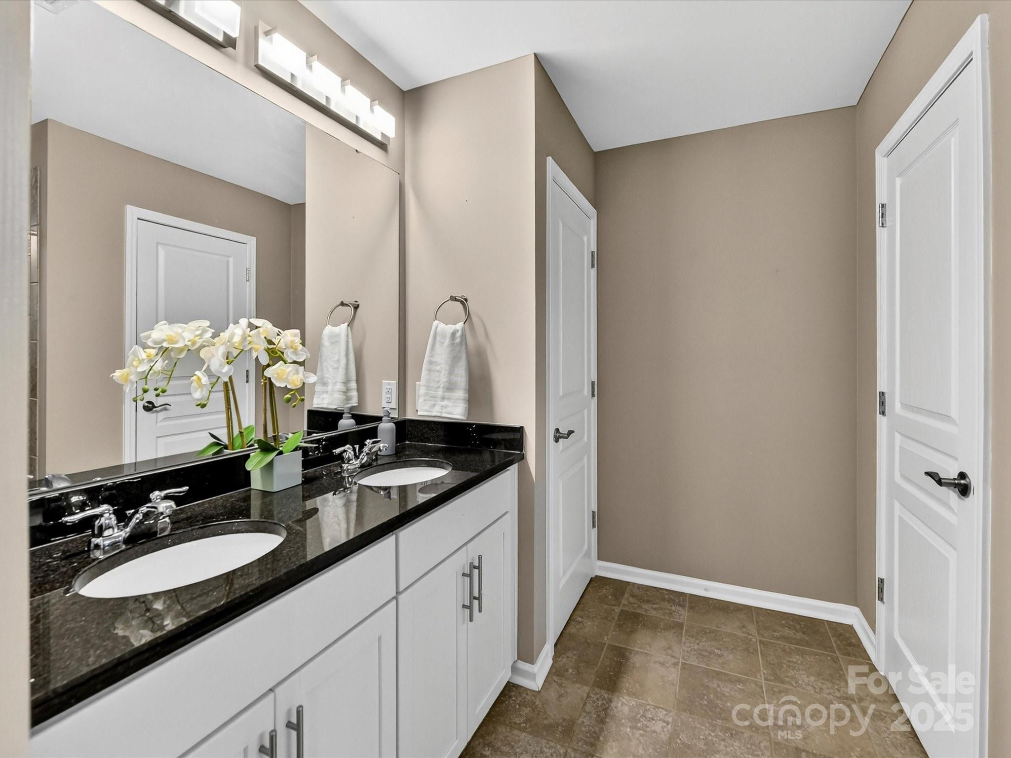 2568 Royal York Avenue