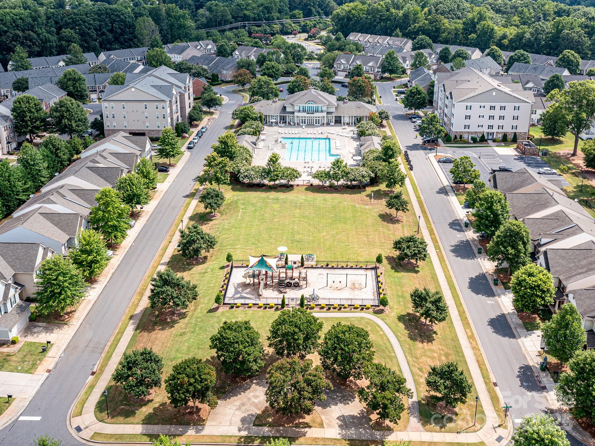 2568 Royal York Avenue