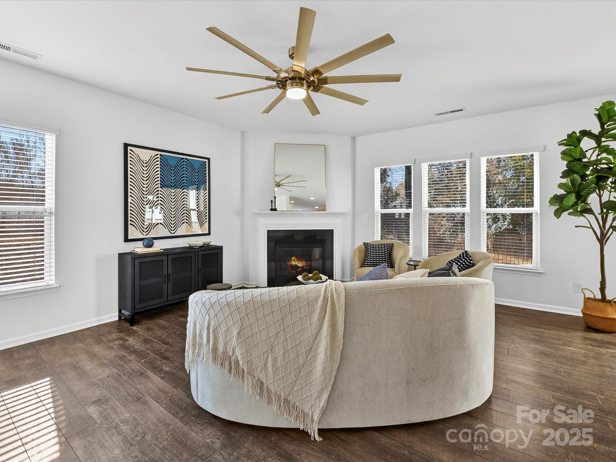 2568 Royal York Avenue