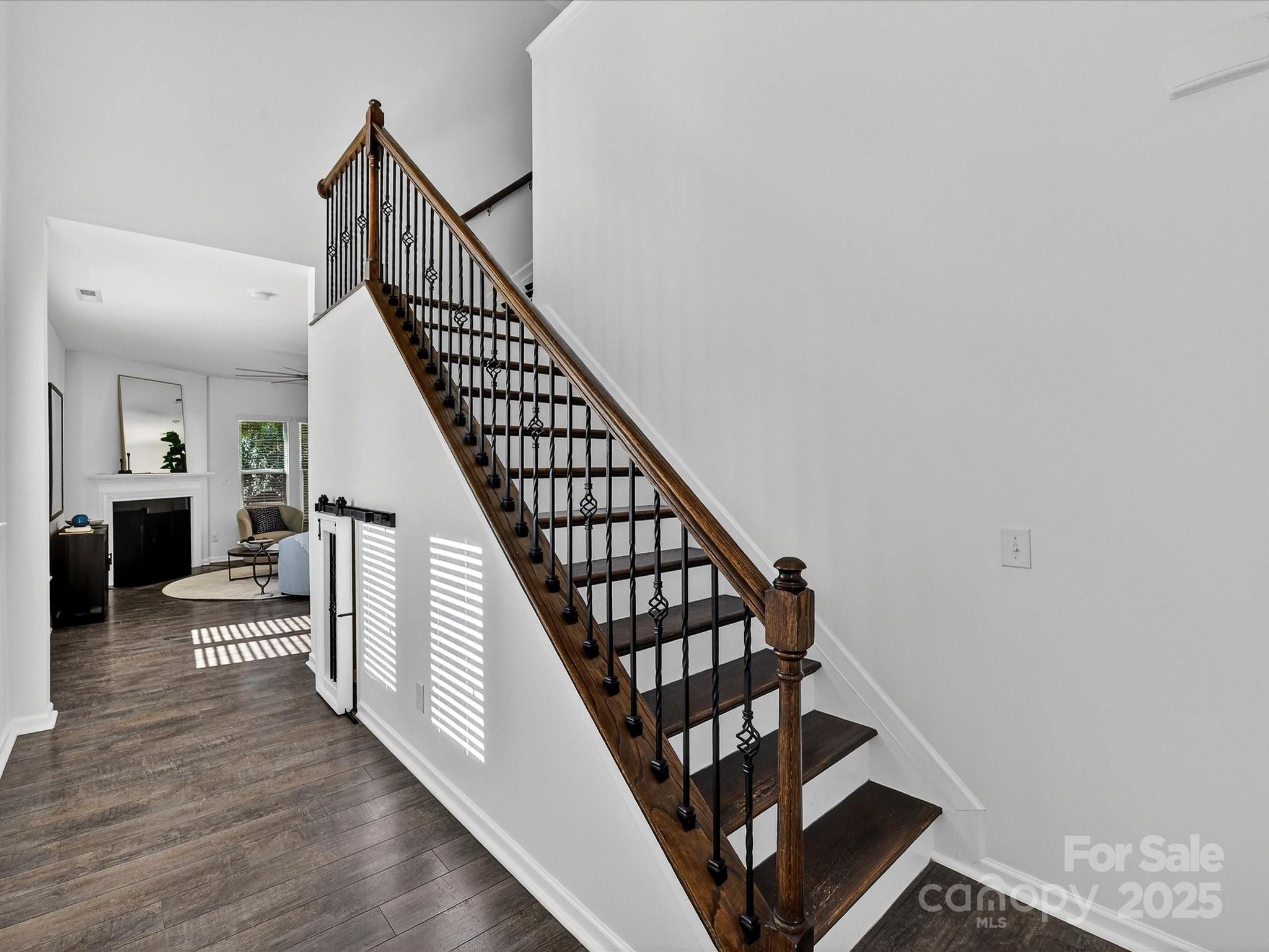 2568 Royal York Avenue