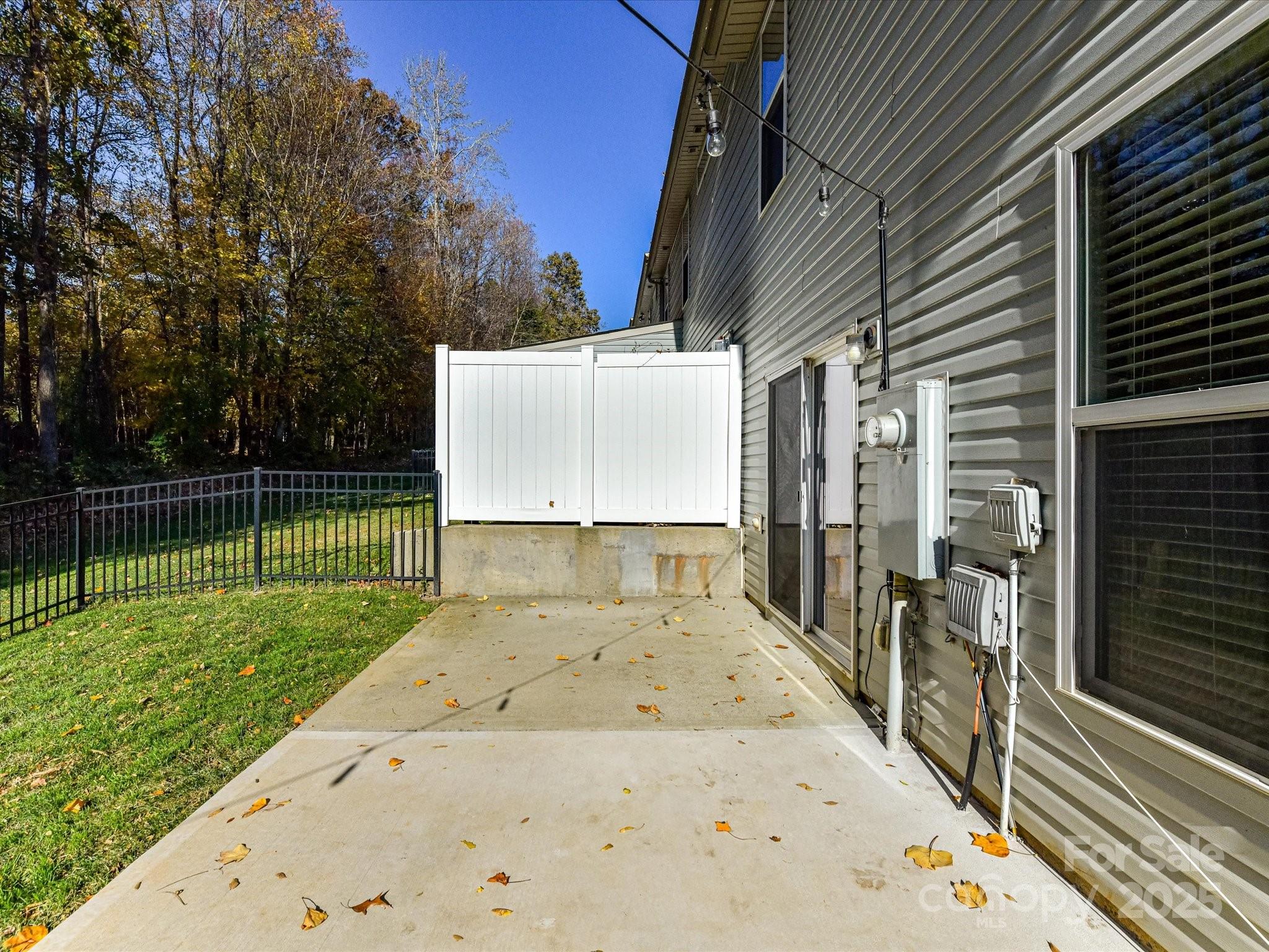 2568 Royal York Avenue