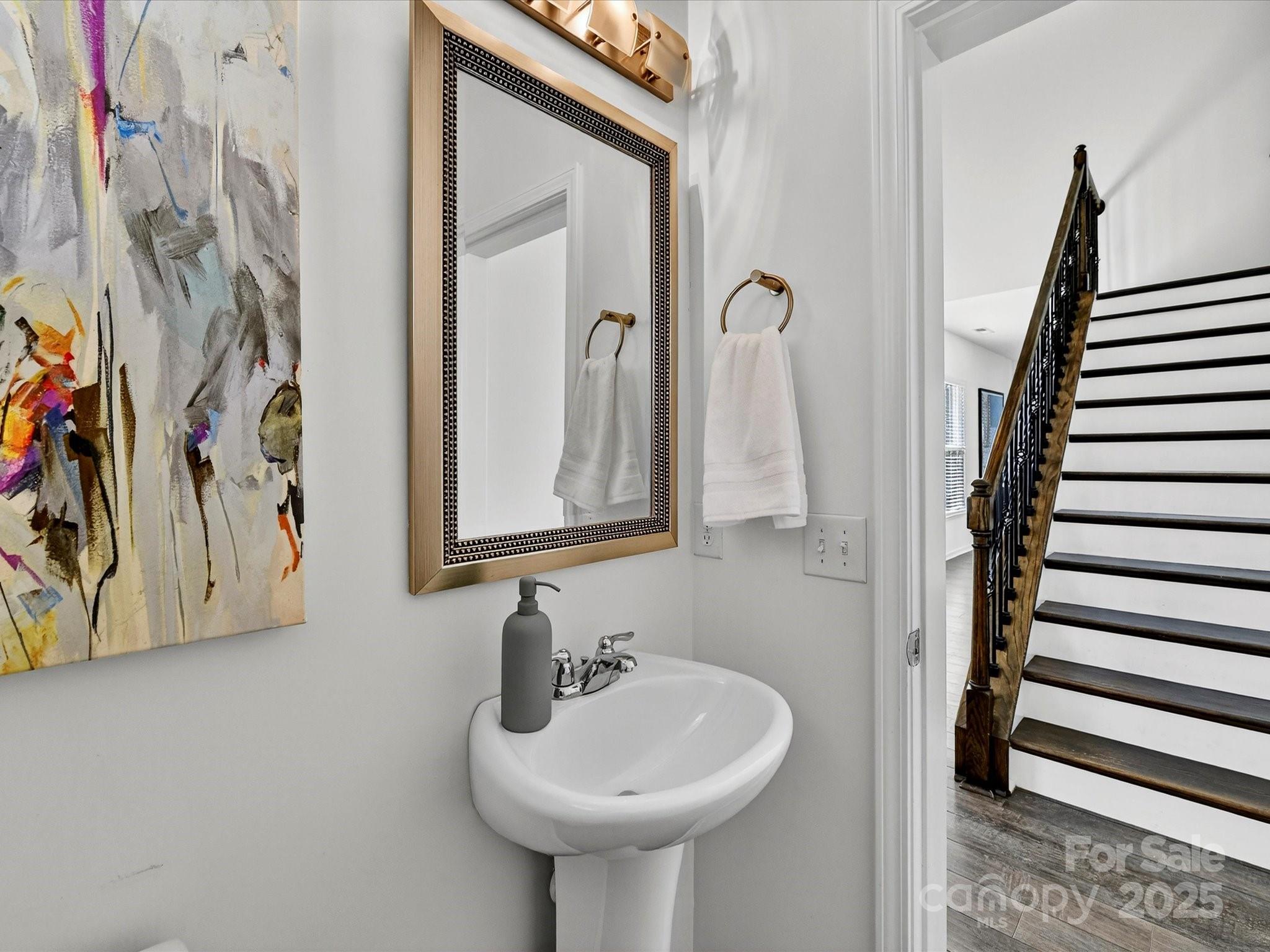 2568 Royal York Avenue