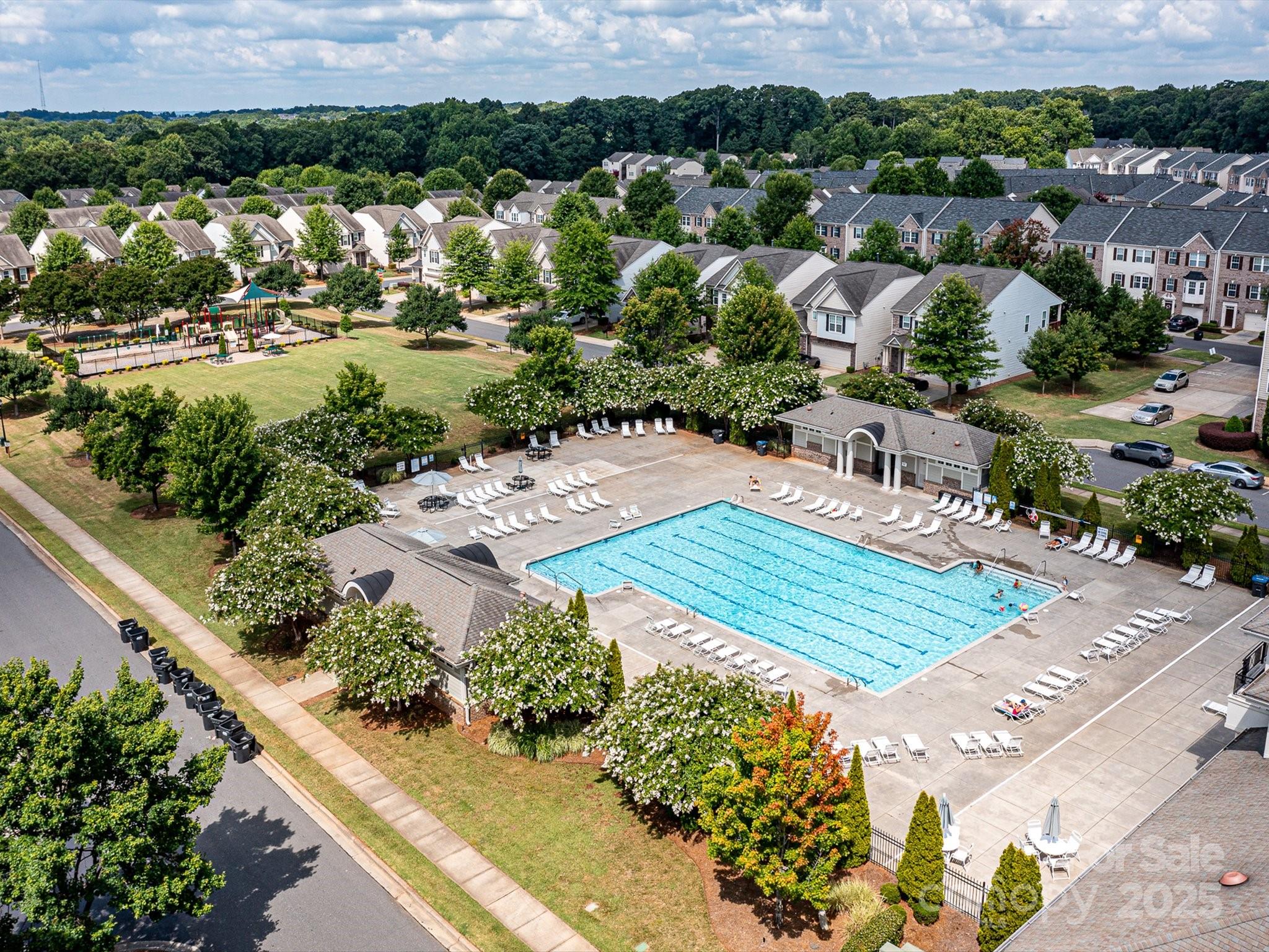 2568 Royal York Avenue