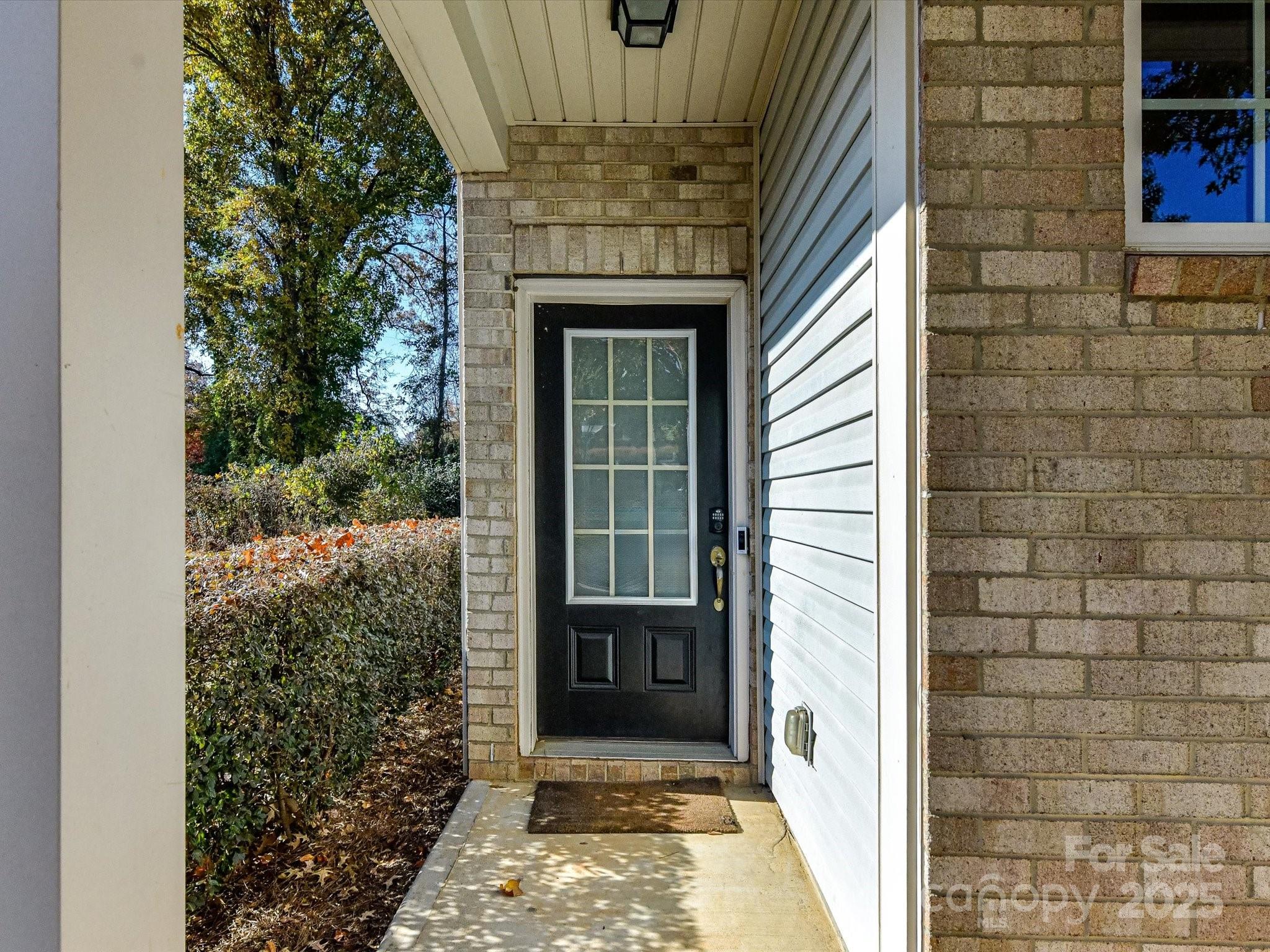 2568 Royal York Avenue