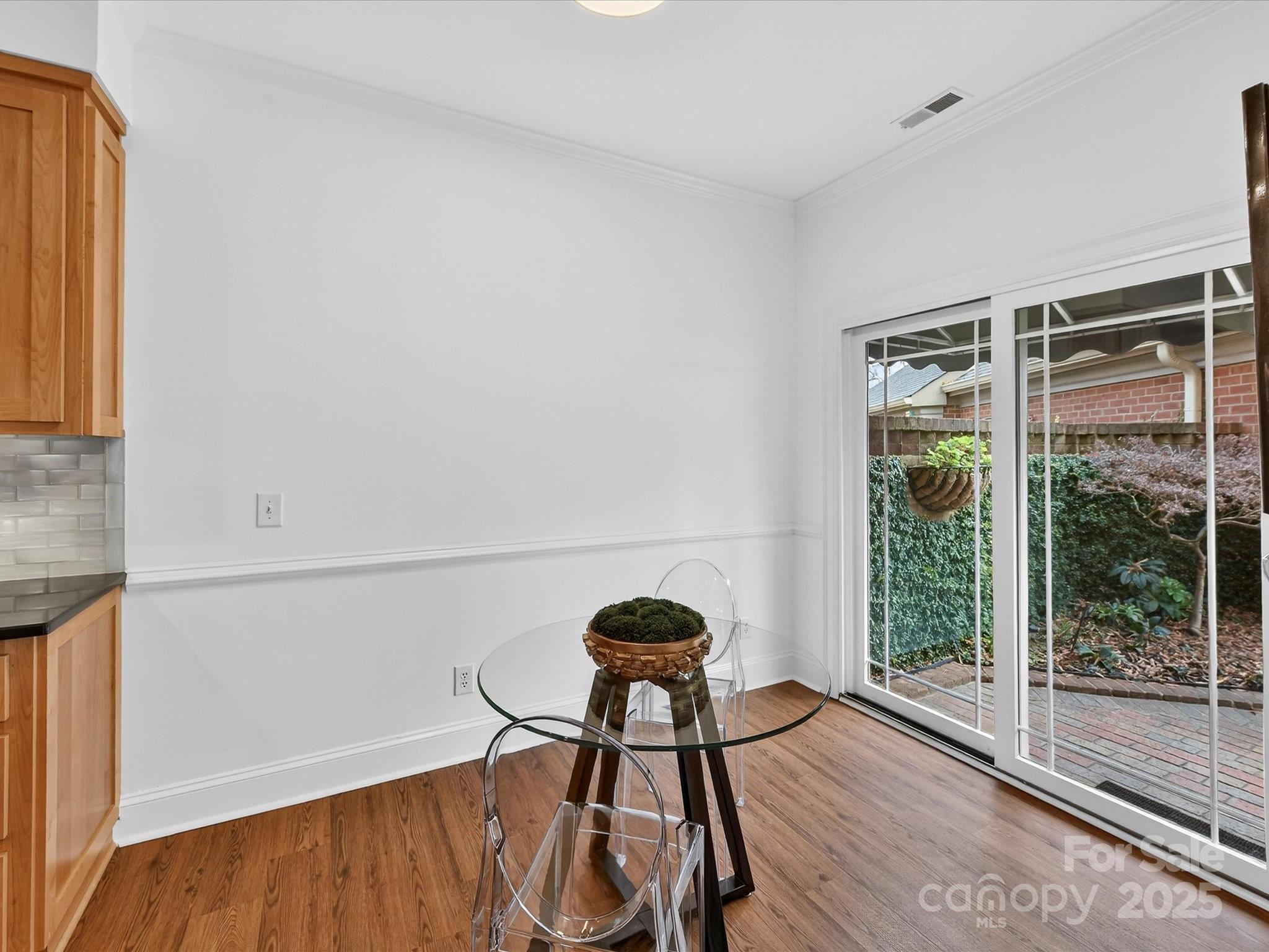 2813 Sharon View Road