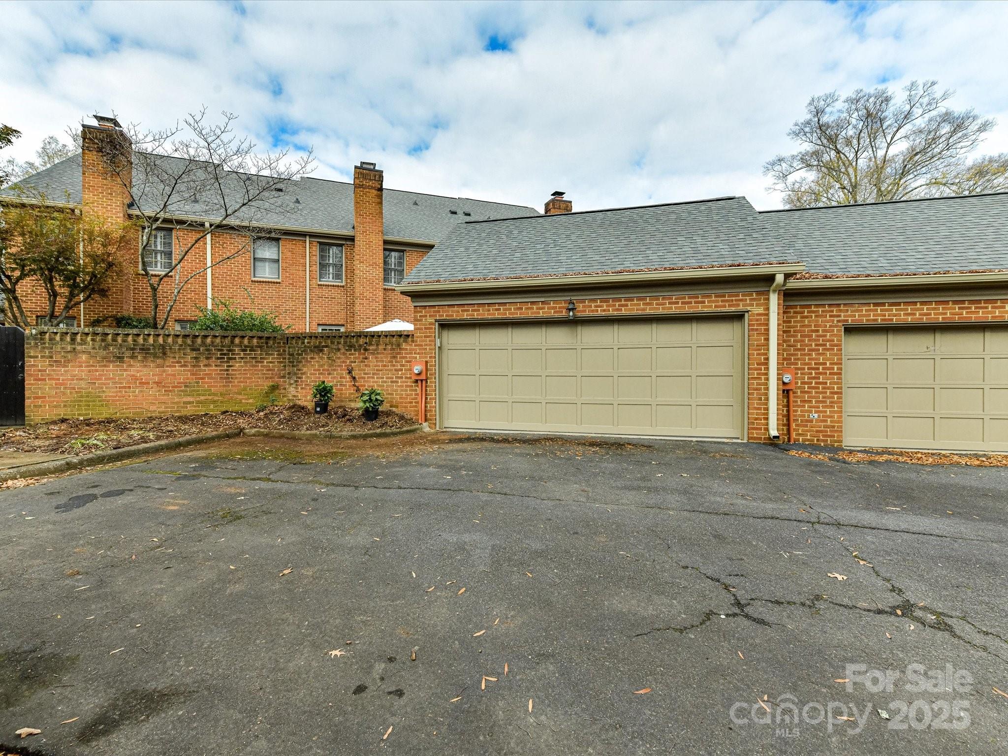 2813 Sharon View Road