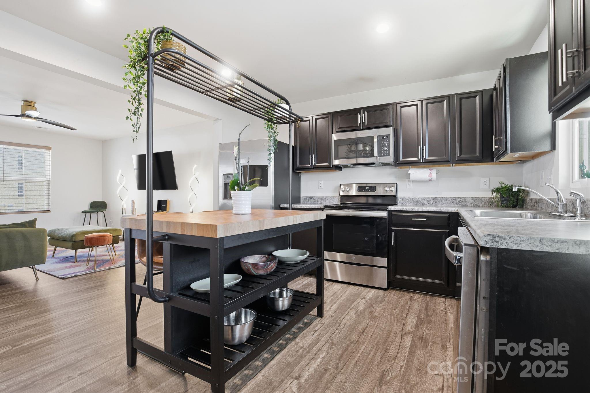 6101 Cutwater Circle