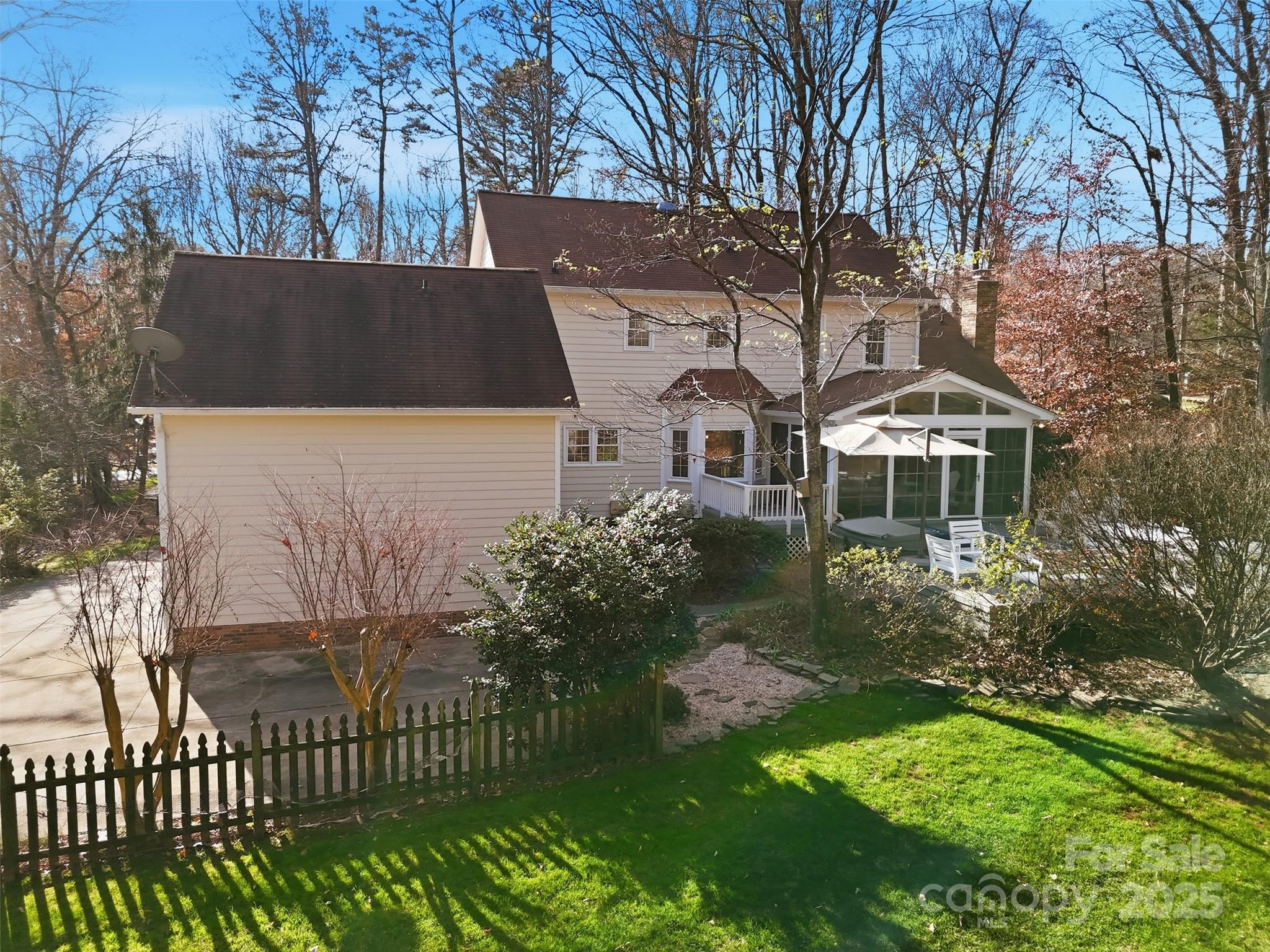 2123 Wedgewood Drive