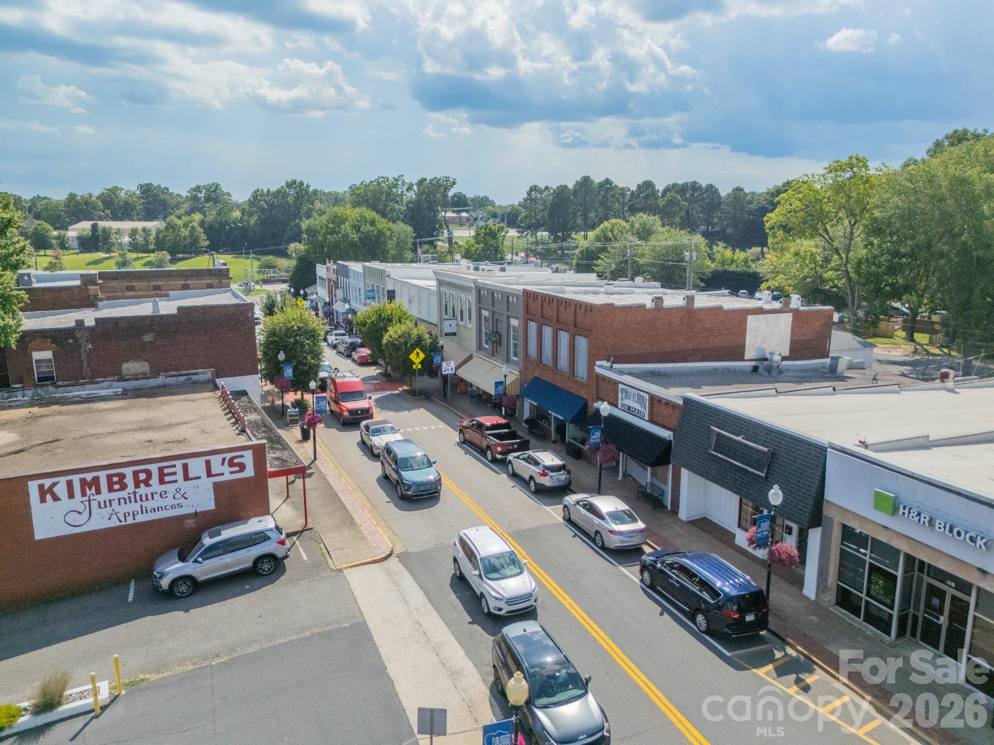 204 Elliott Street W