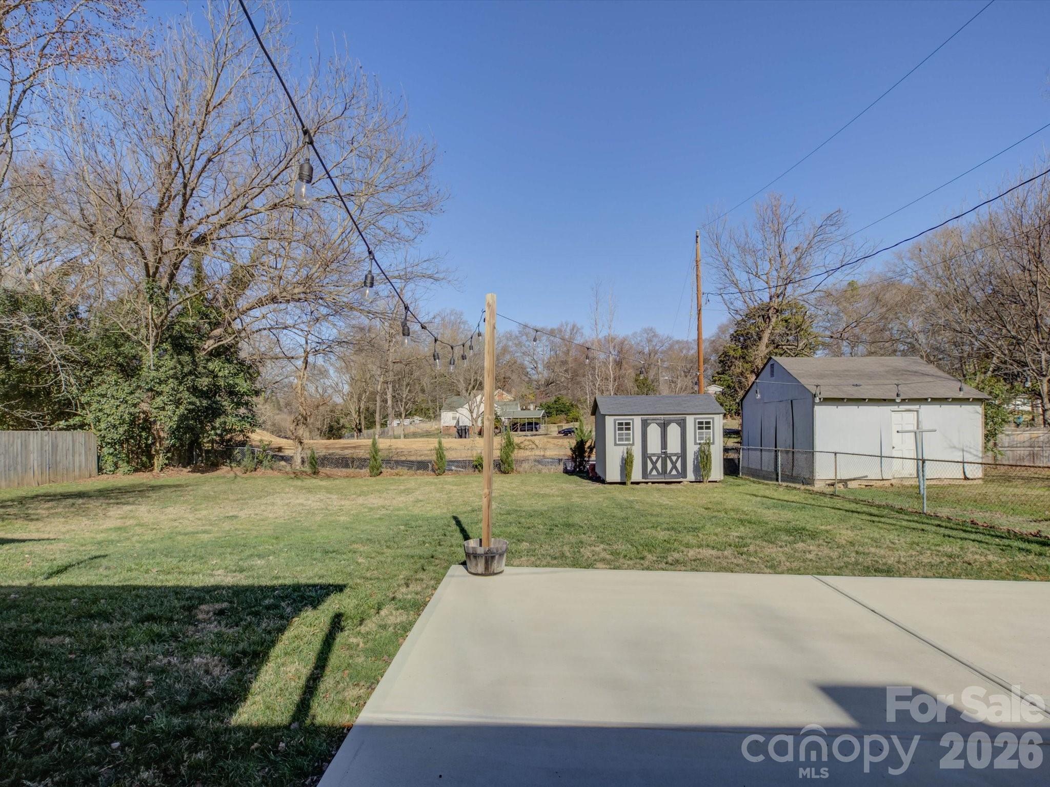 204 Elliott Street W