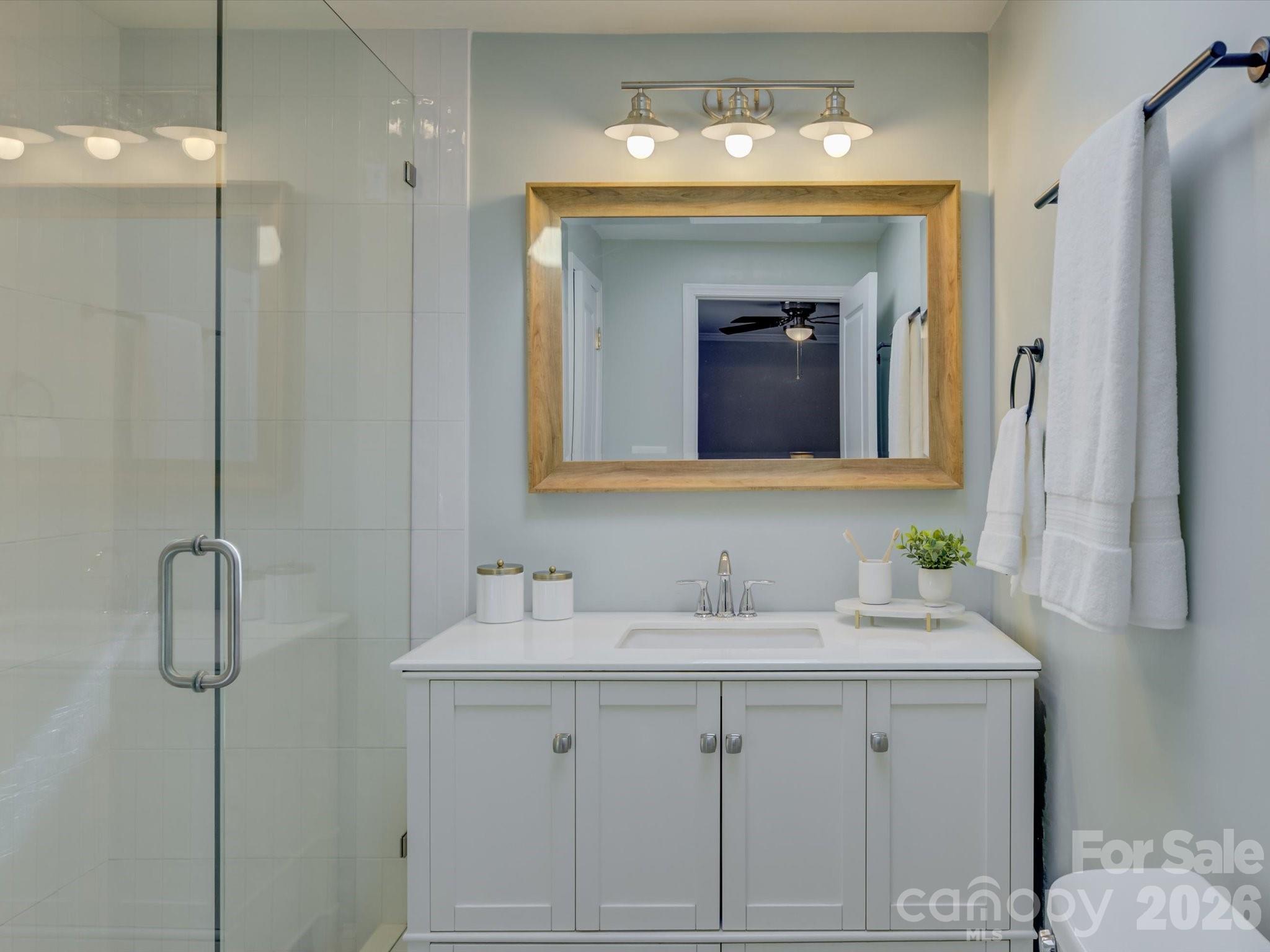 204 Elliott Street W