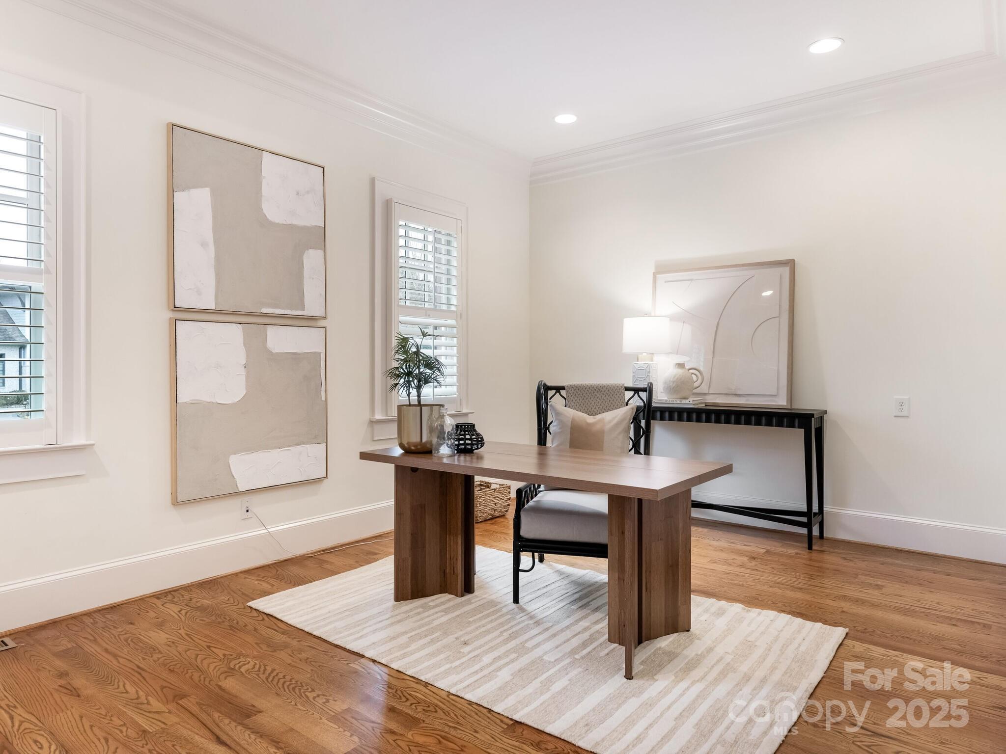 528 Meadowbrook Road