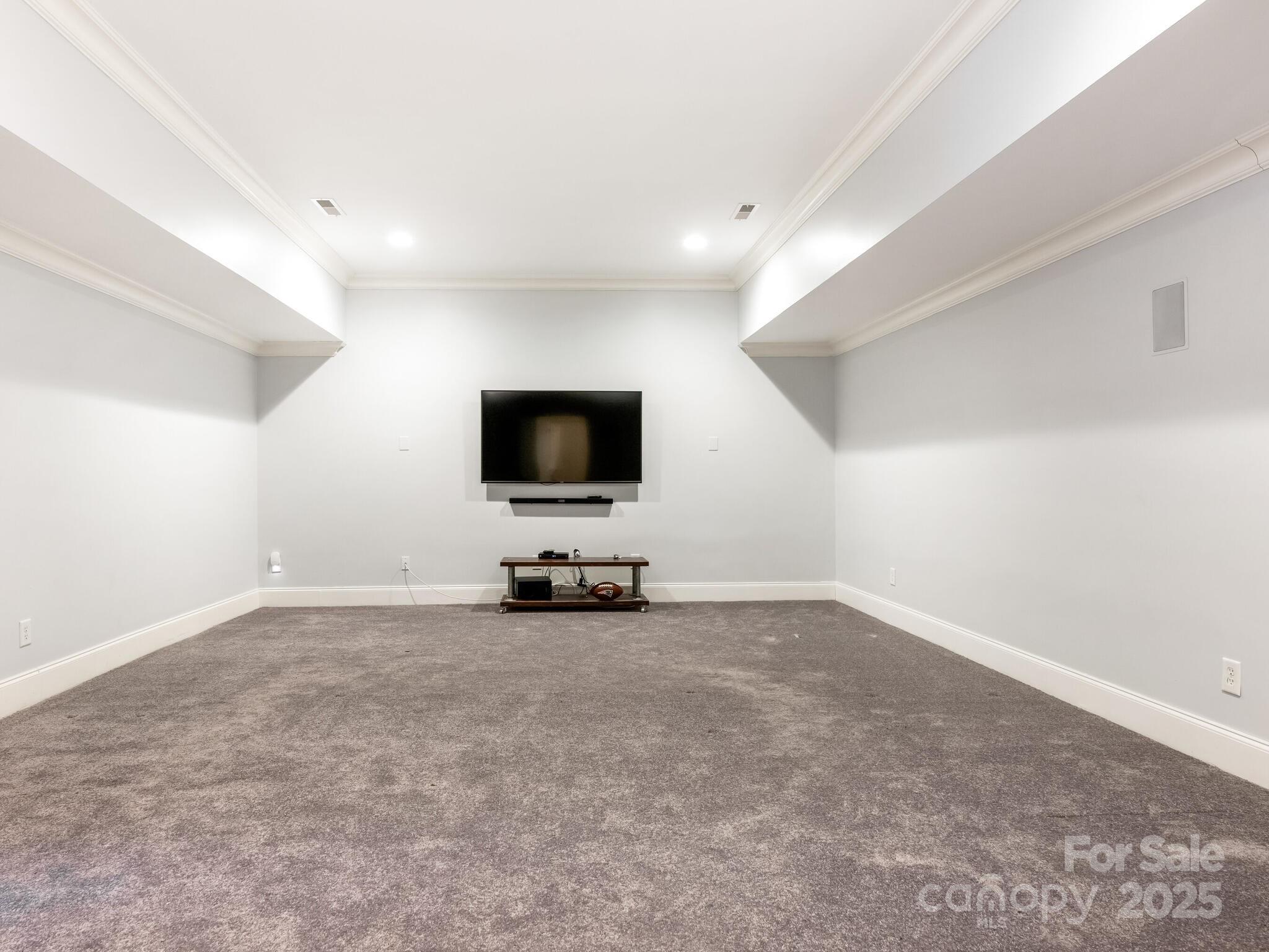 528 Meadowbrook Road