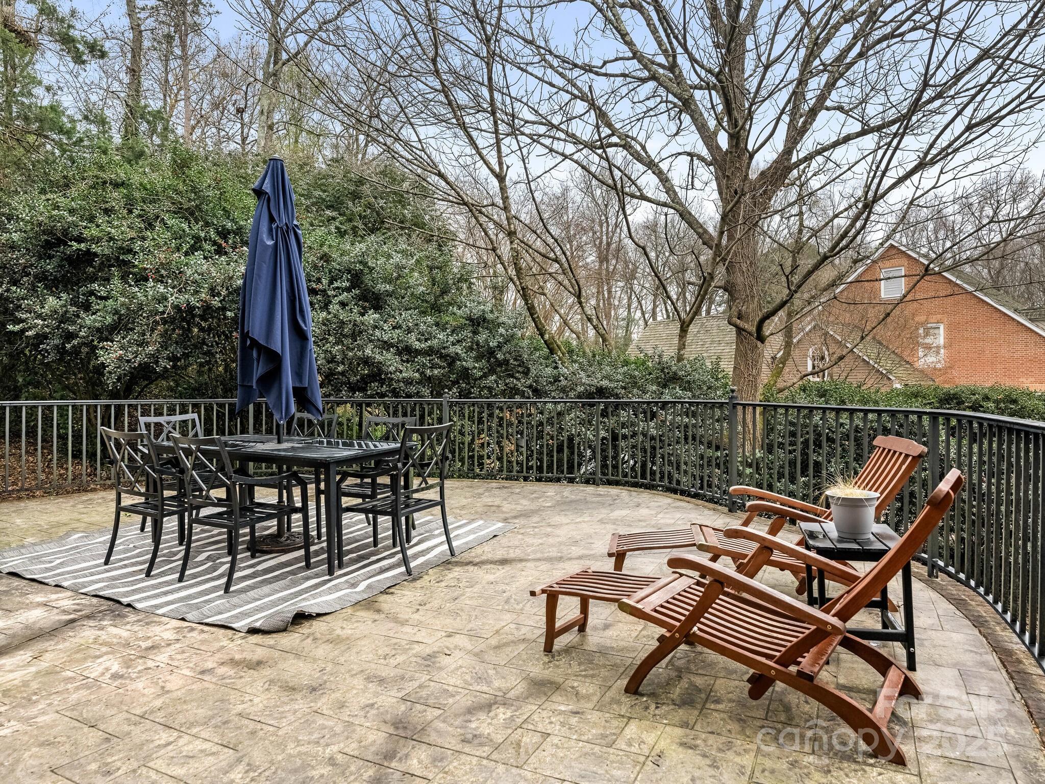 528 Meadowbrook Road