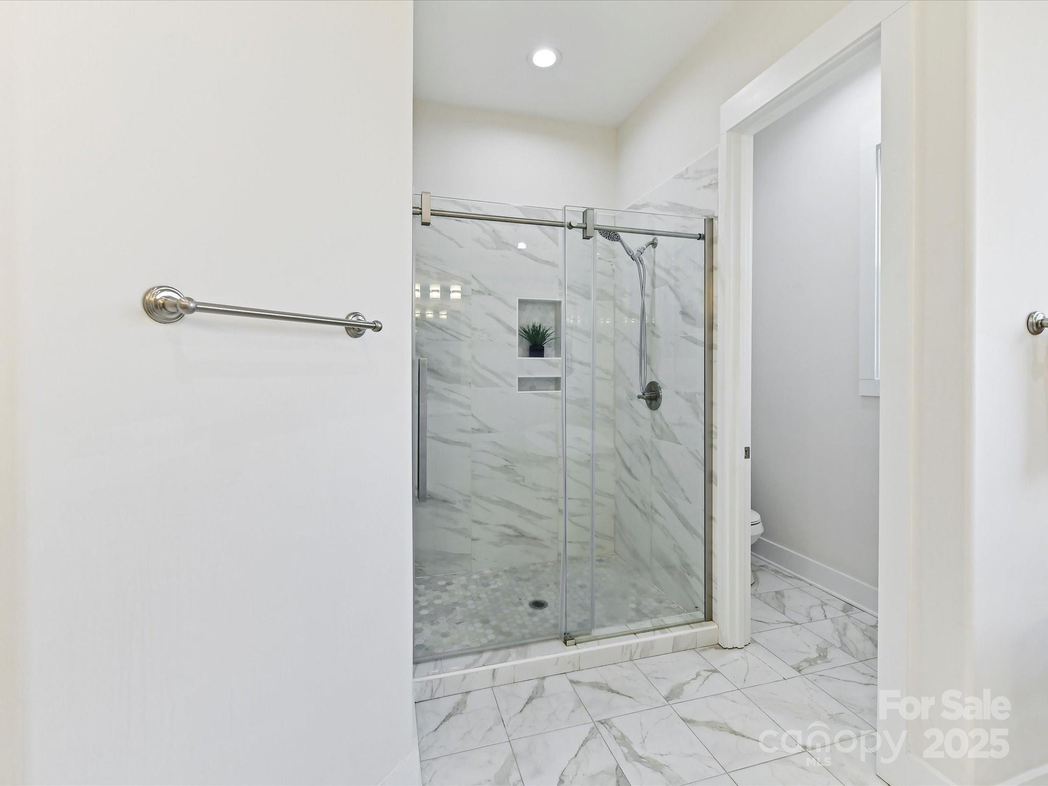 1409 BLOOMSBERRY Lane