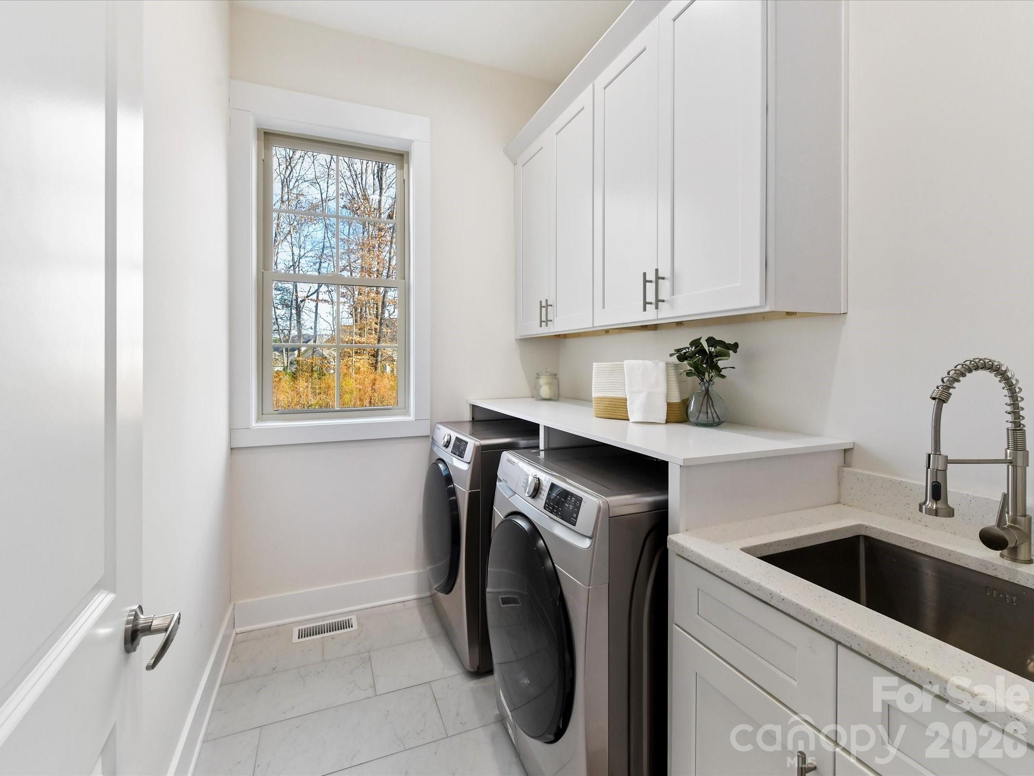 1409 BLOOMSBERRY Lane