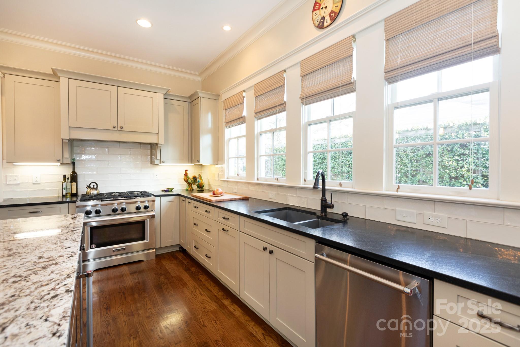 2852 Attaberry Drive