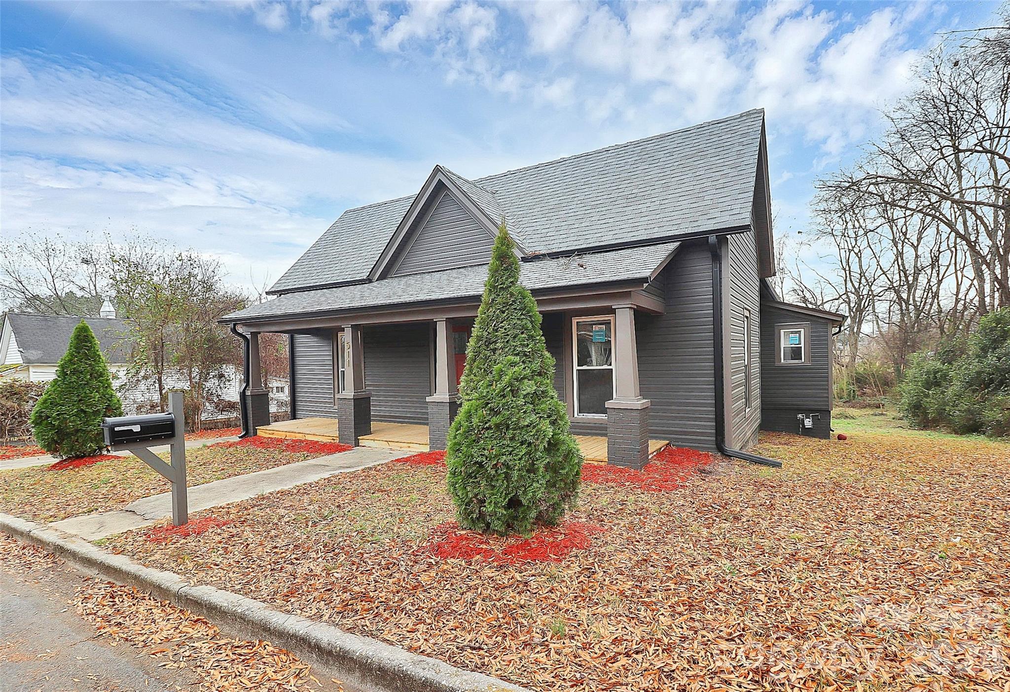 511 W Oakwood Avenue