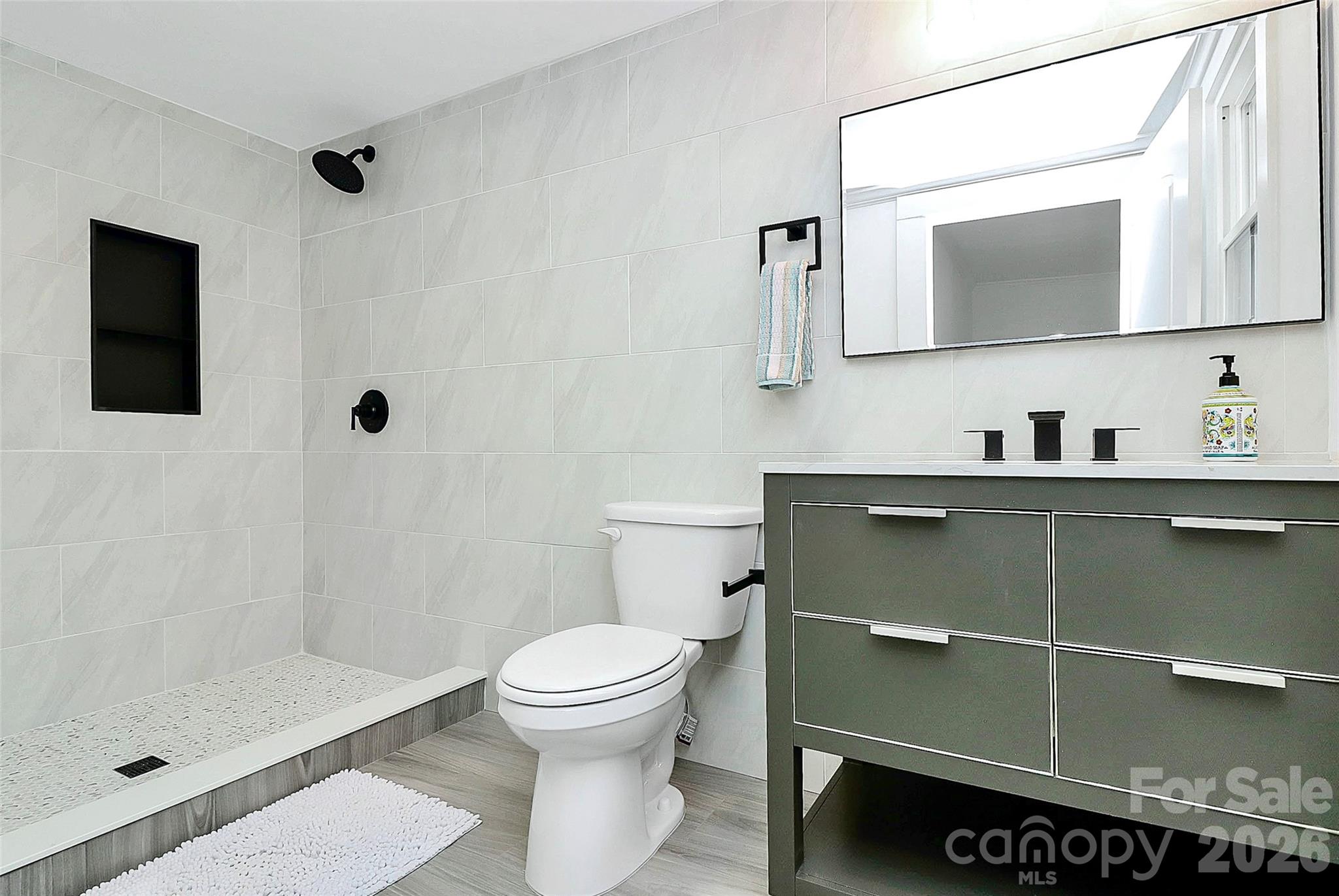 511 W Oakwood Avenue