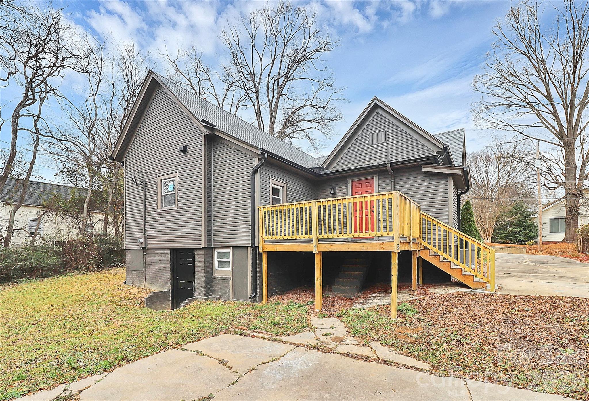 511 W Oakwood Avenue