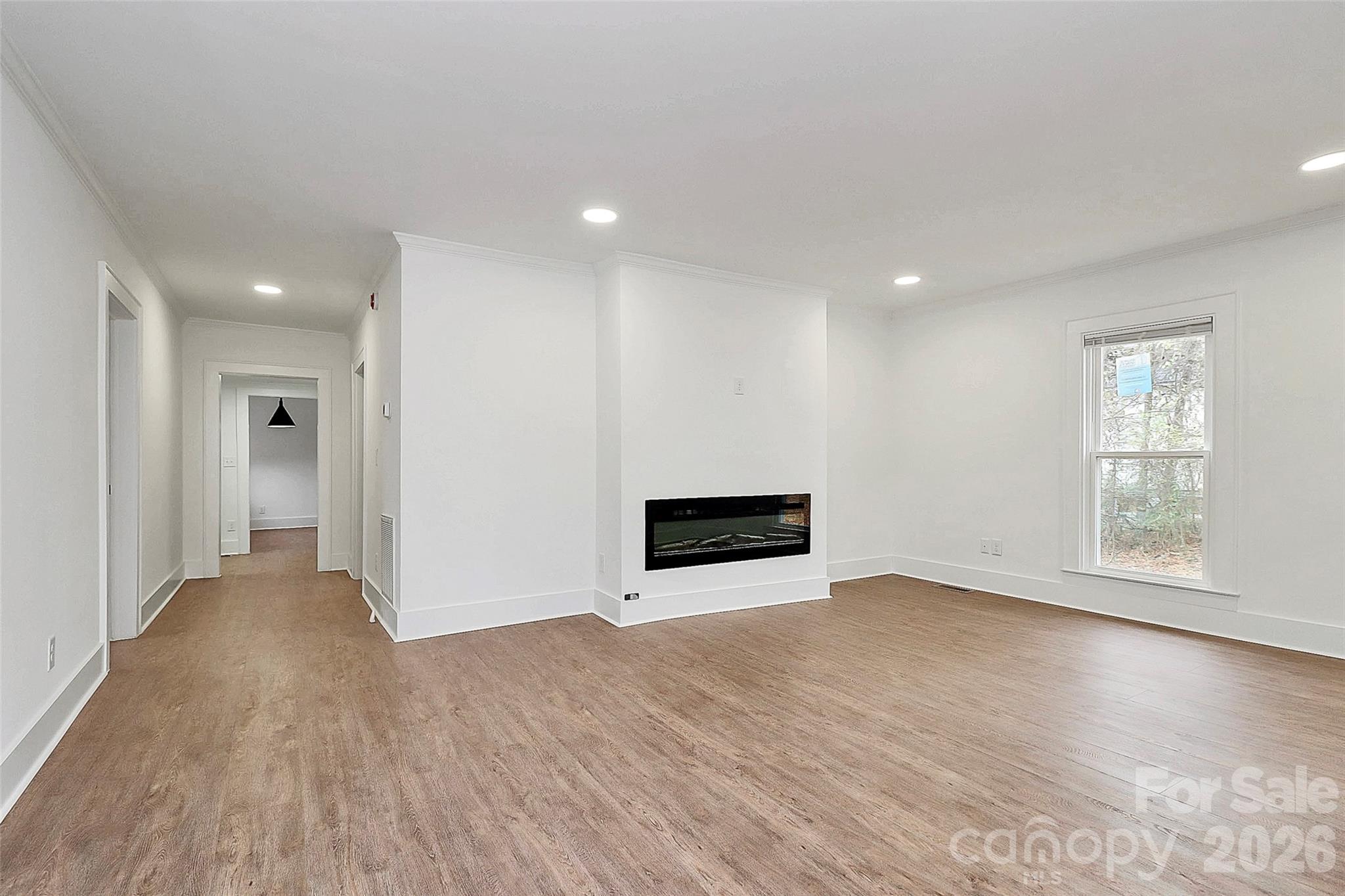 511 W Oakwood Avenue